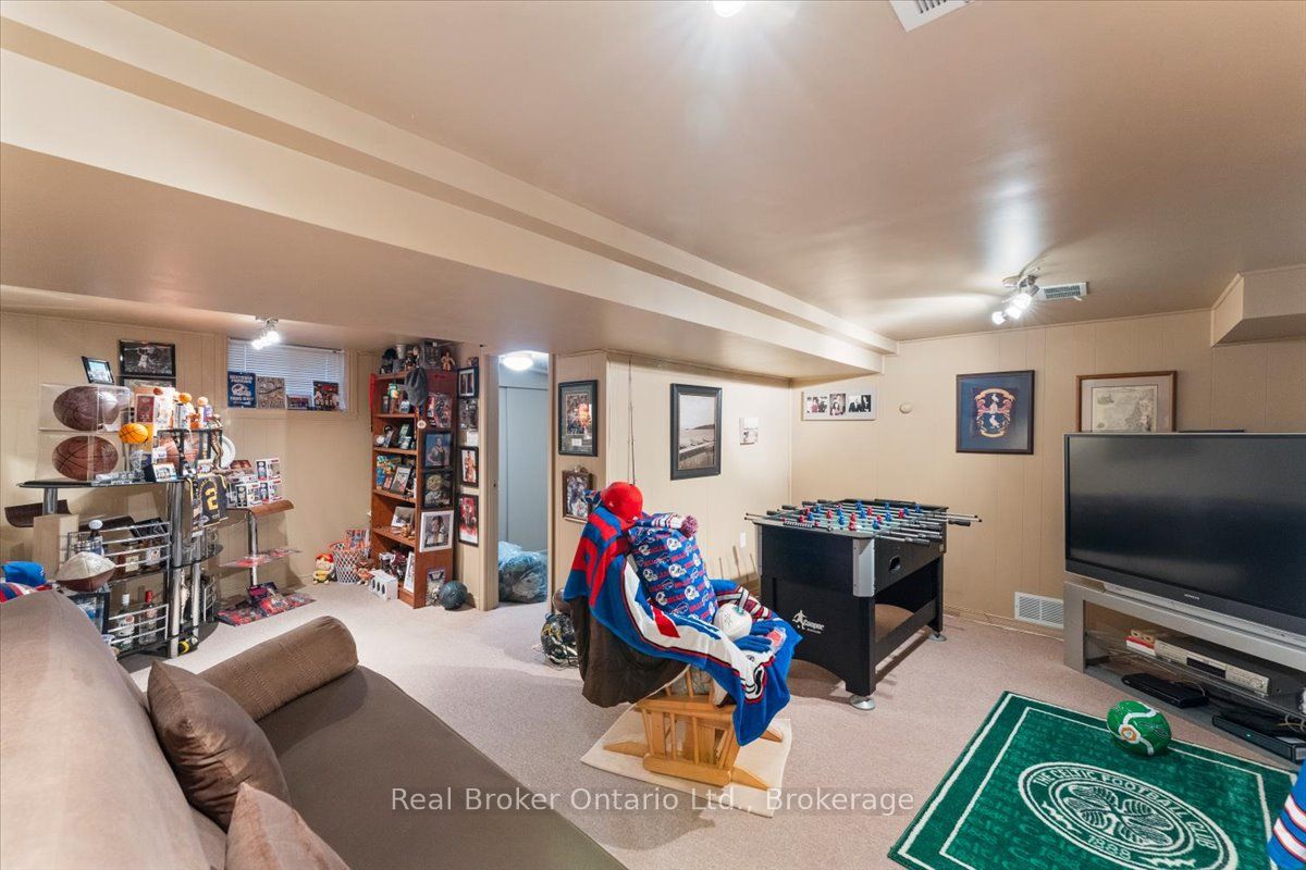 193 Huxley Avenue S Property Photo 34