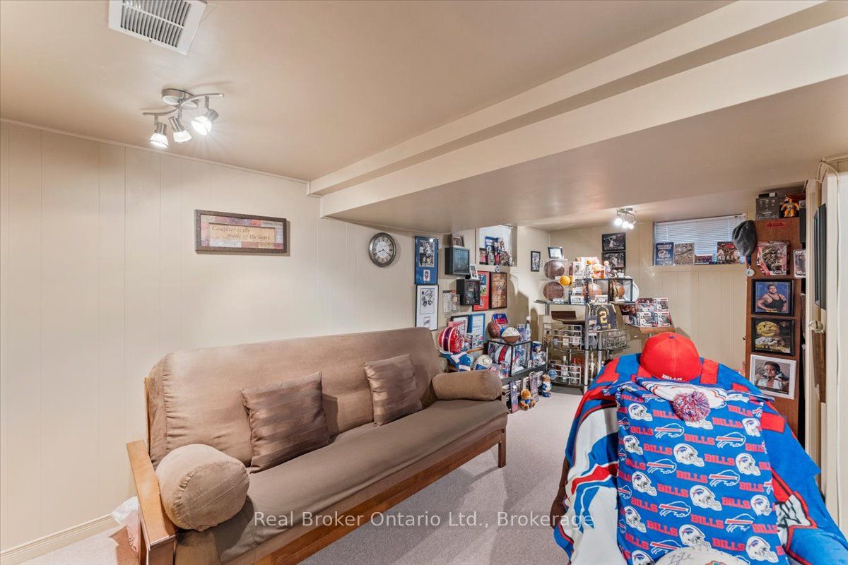 193 Huxley Avenue S Property Photo 35
