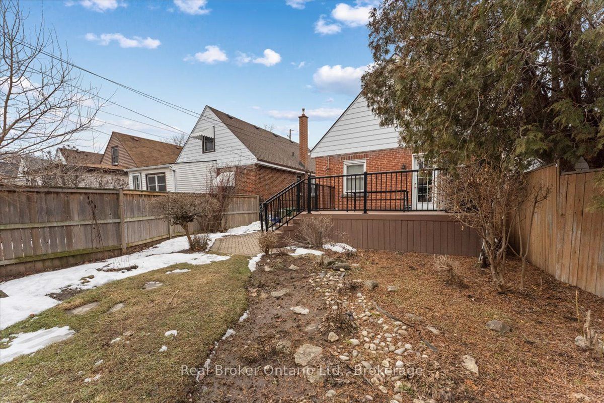 193 Huxley Avenue S Property Photo 44