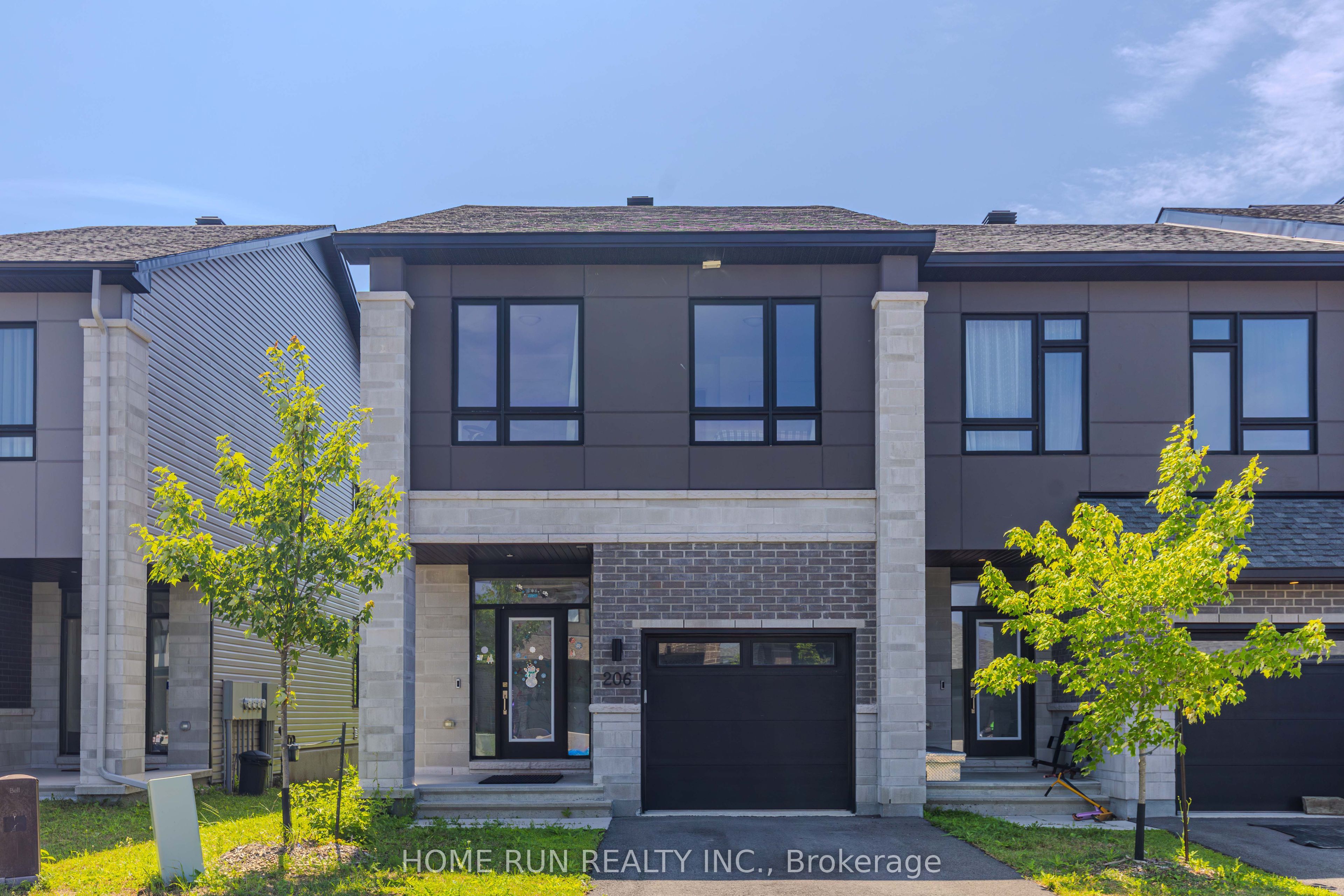 206 Bristol Crescent Property Photo 1