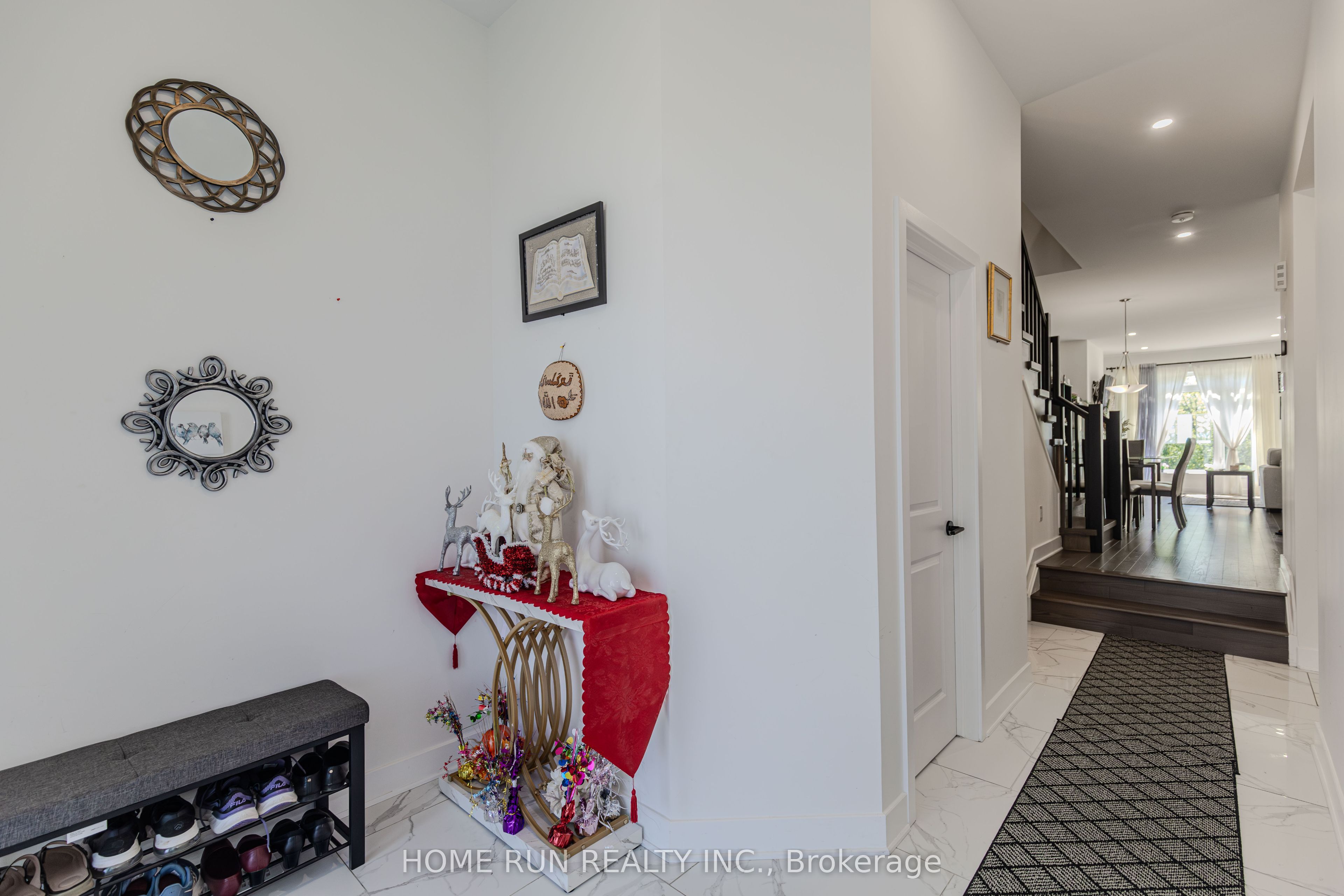 206 Bristol Crescent Property Photo 5
