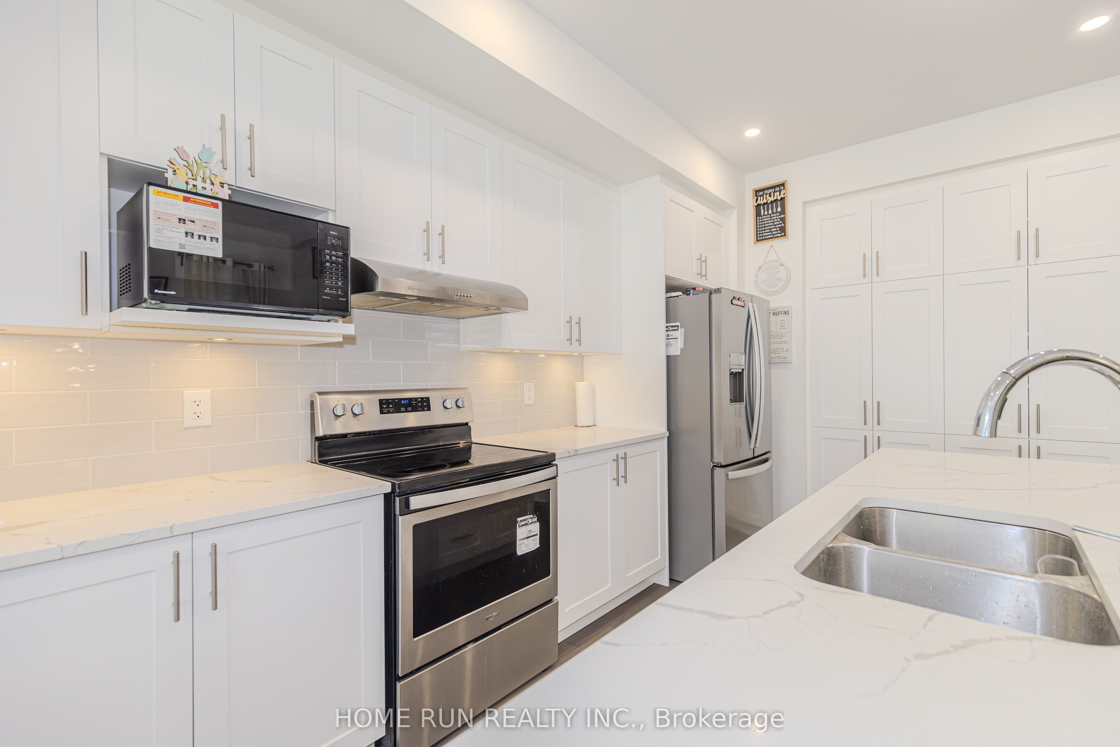 206 Bristol Crescent Property Photo 11