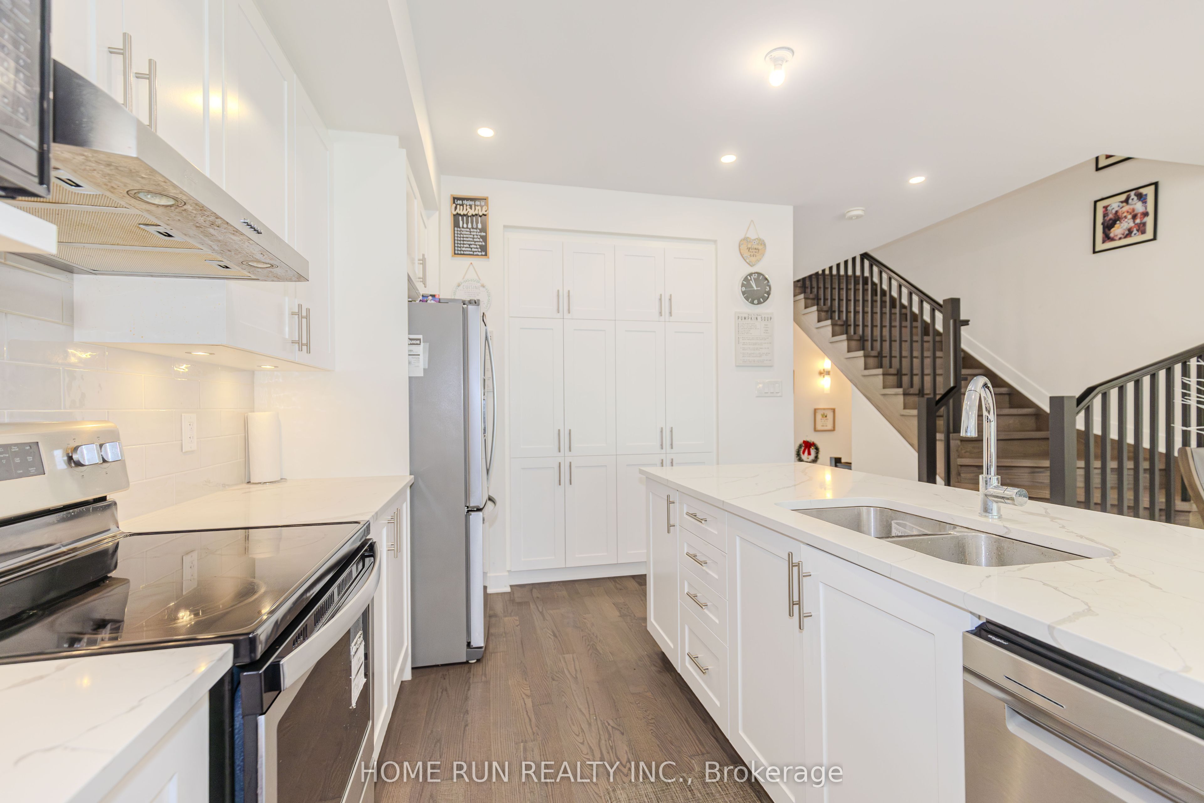 206 Bristol Crescent Property Photo 12