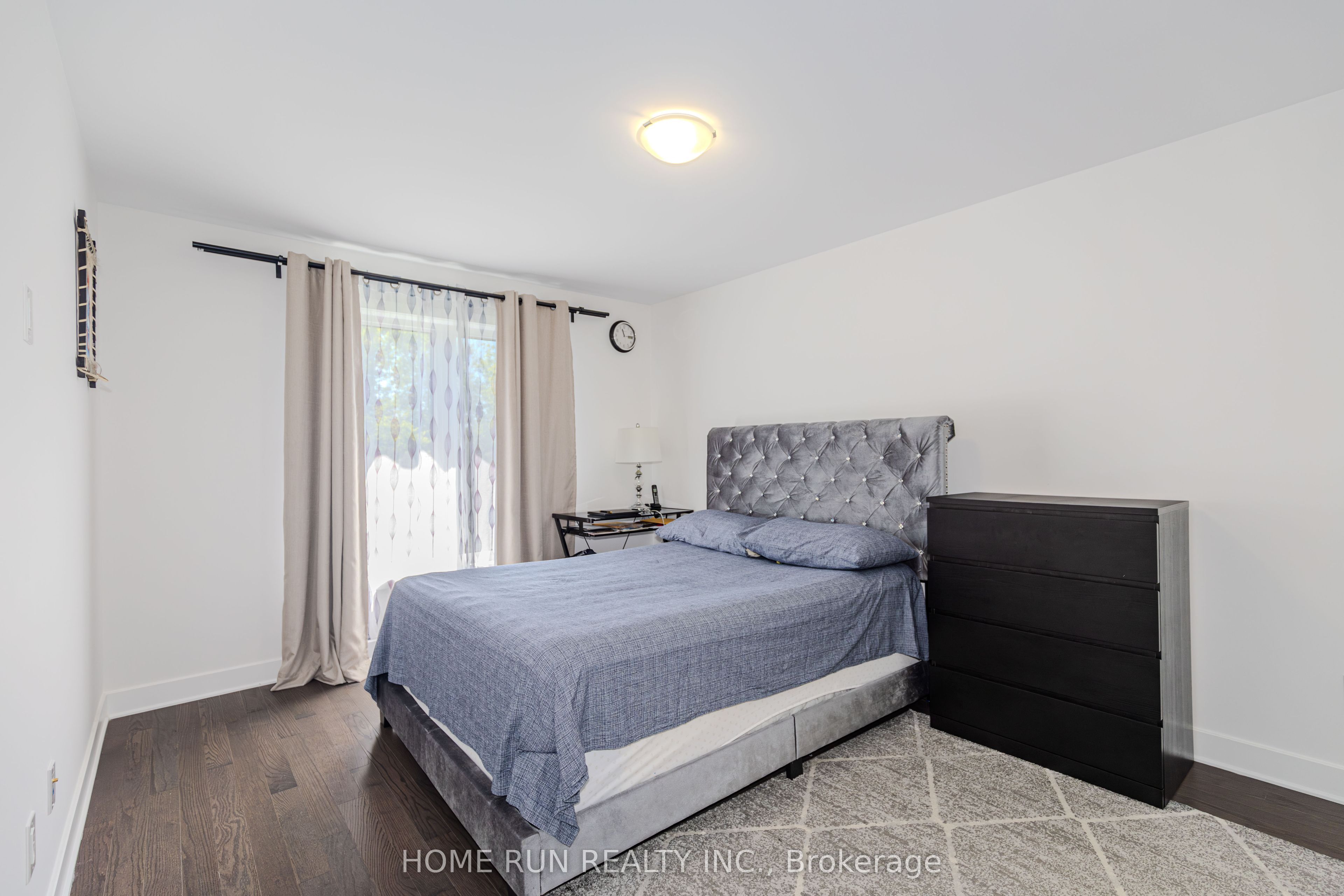 206 Bristol Crescent Property Photo 25