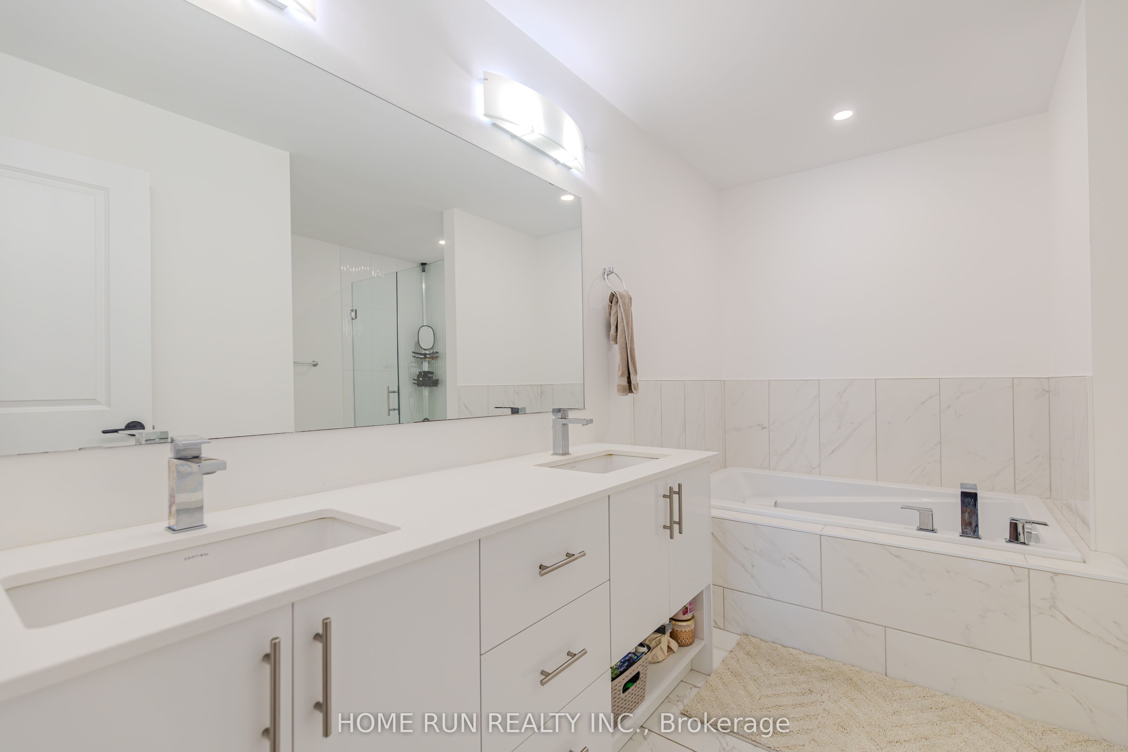 206 Bristol Crescent Property Photo 27