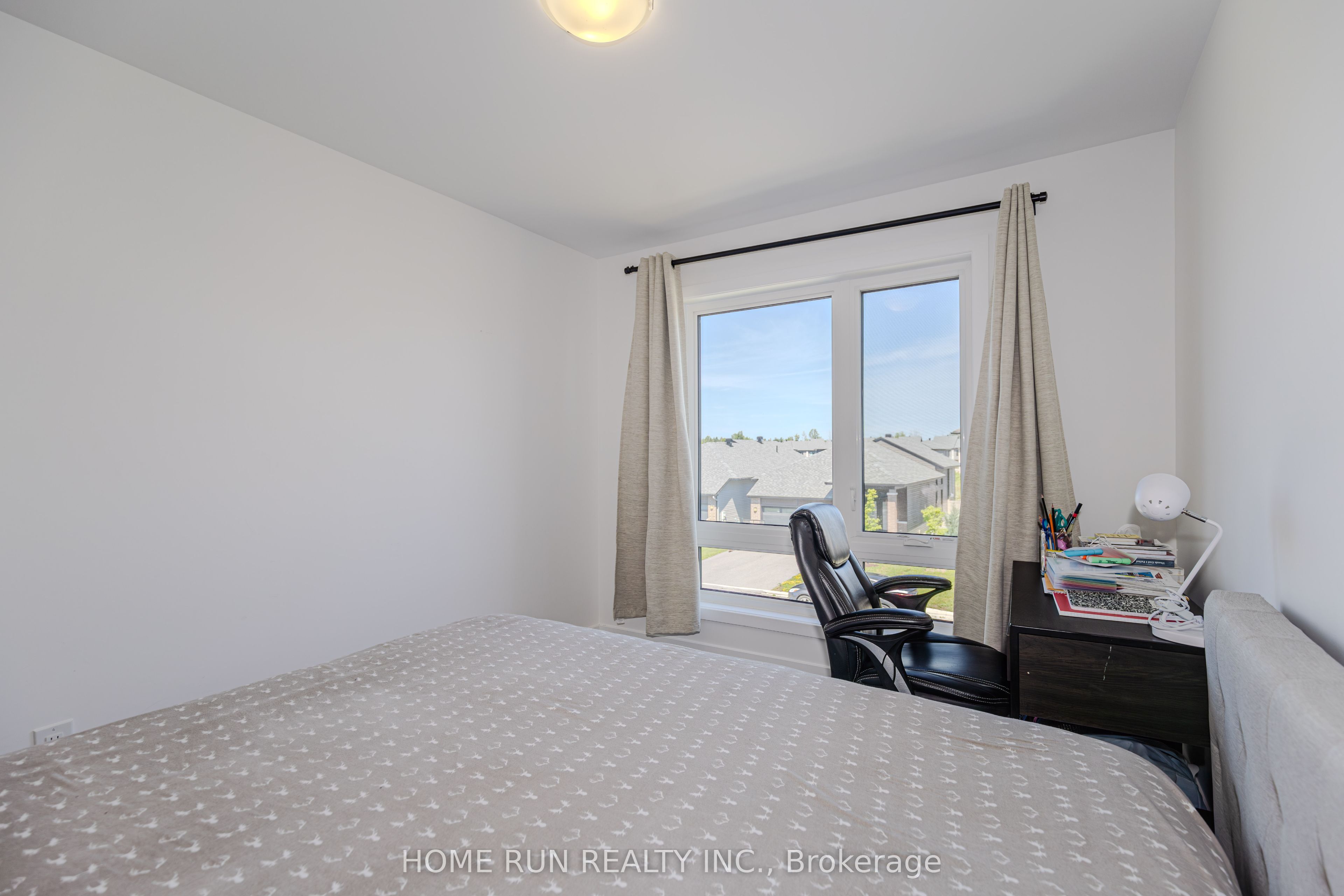206 Bristol Crescent Property Photo 32