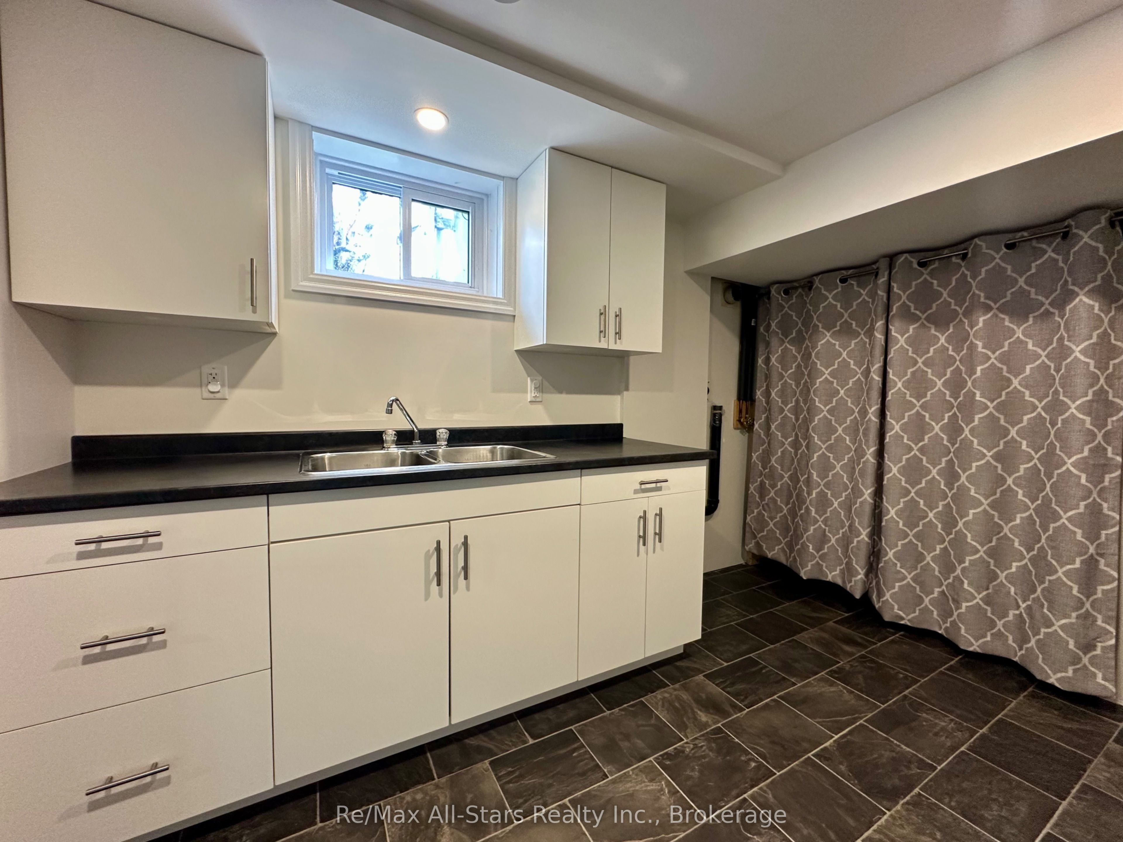 59 Jane Street Property Photo 19