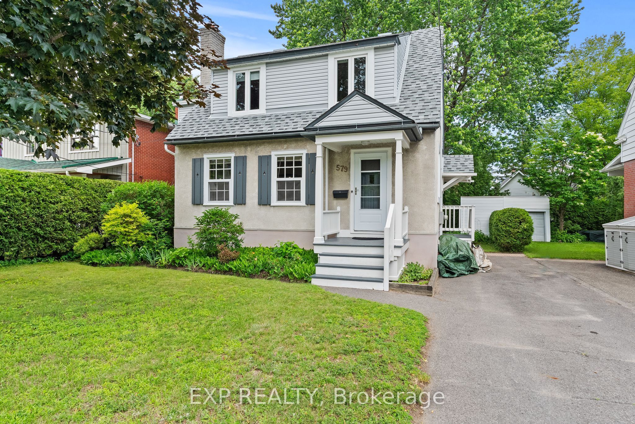 579 Broadview Avenue Property Photo 1