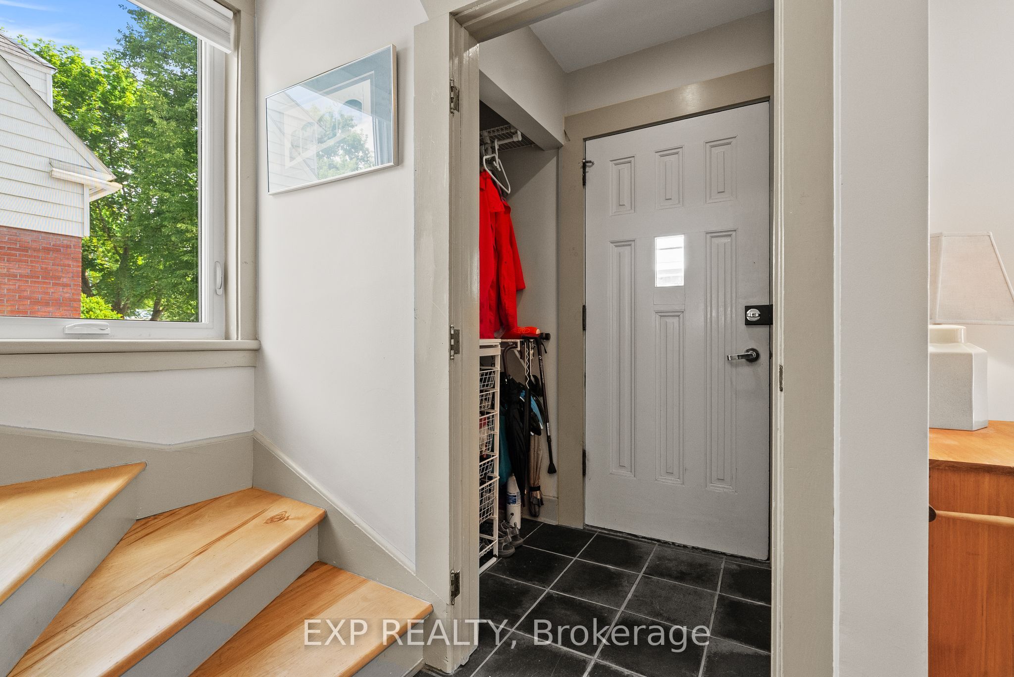579 Broadview Avenue Property Photo 3