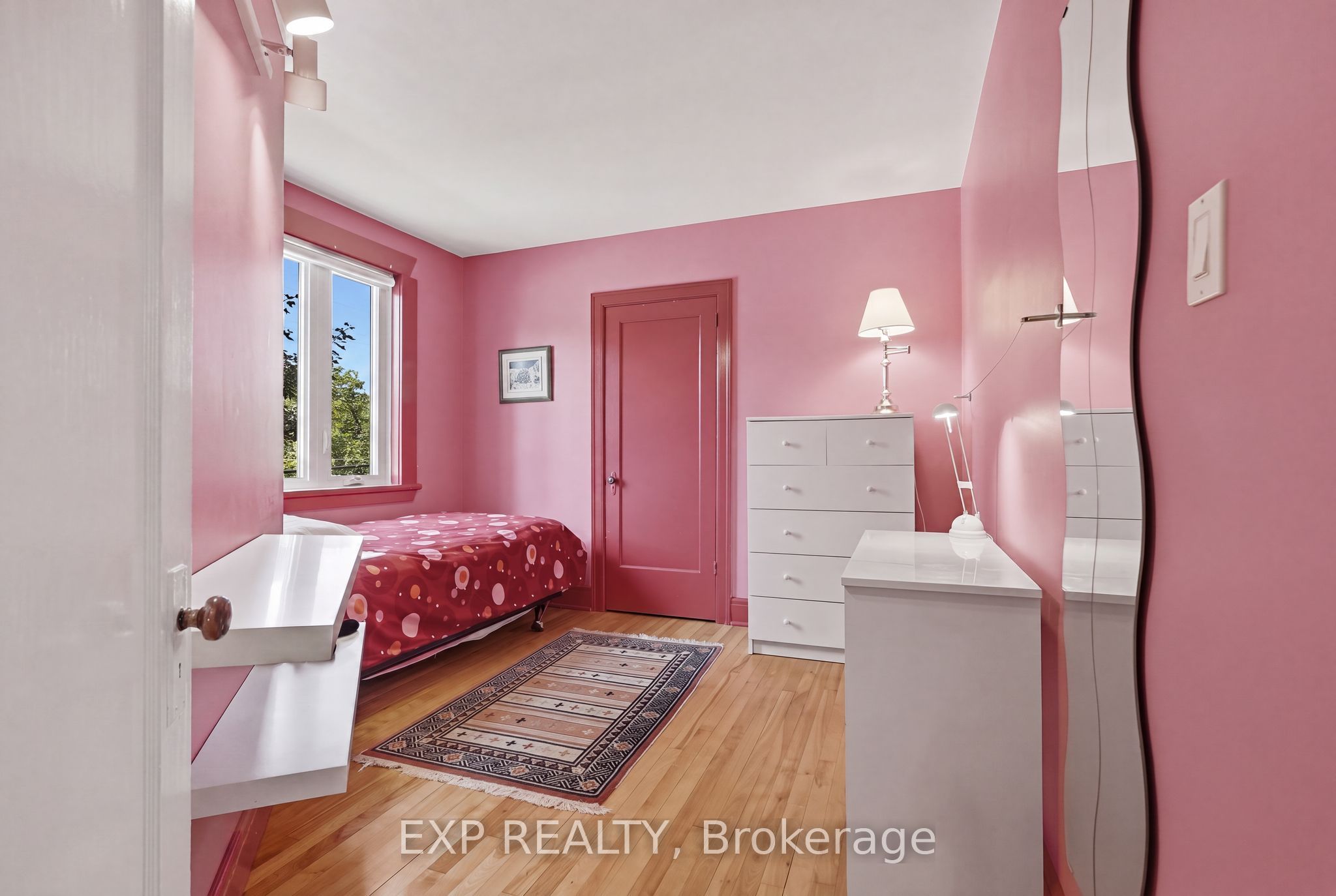 579 Broadview Avenue Property Photo 23