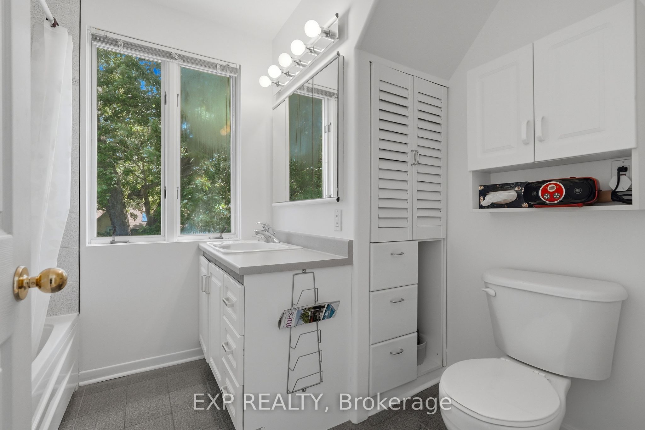 579 Broadview Avenue Property Photo 27