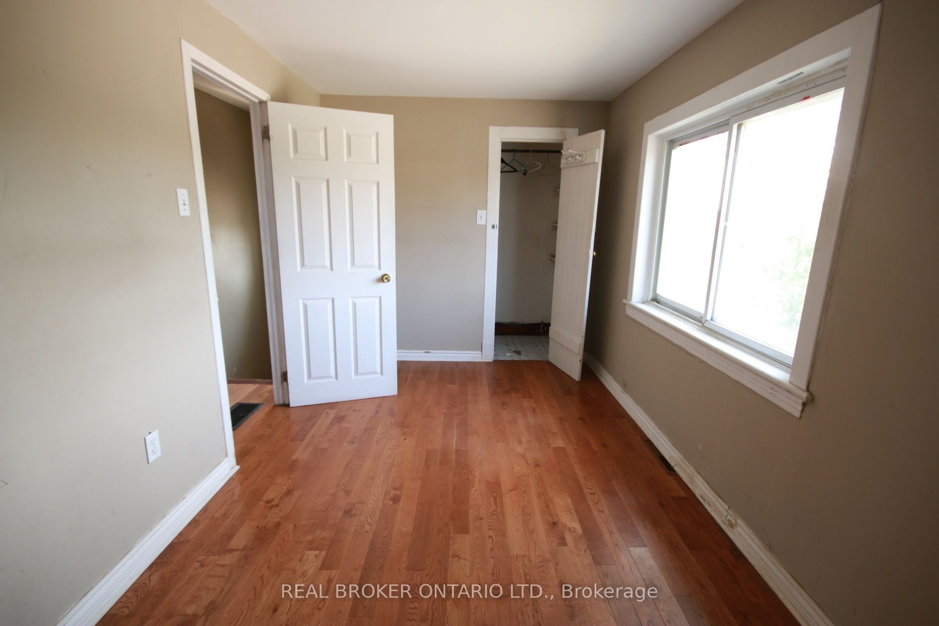 236 Mountain Street Property Photo 7