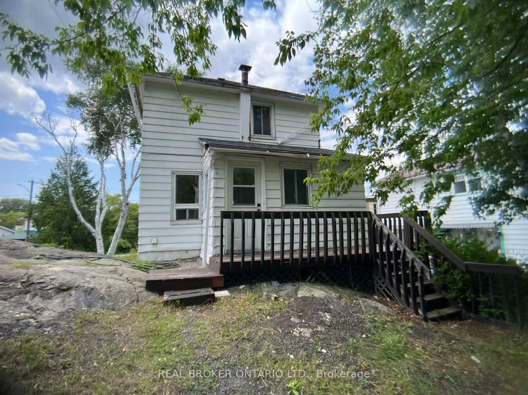 236 Mountain Street Property Photo 11