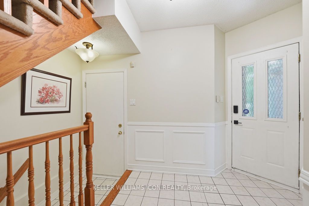 15 Locheland Crescent Property Photo 3