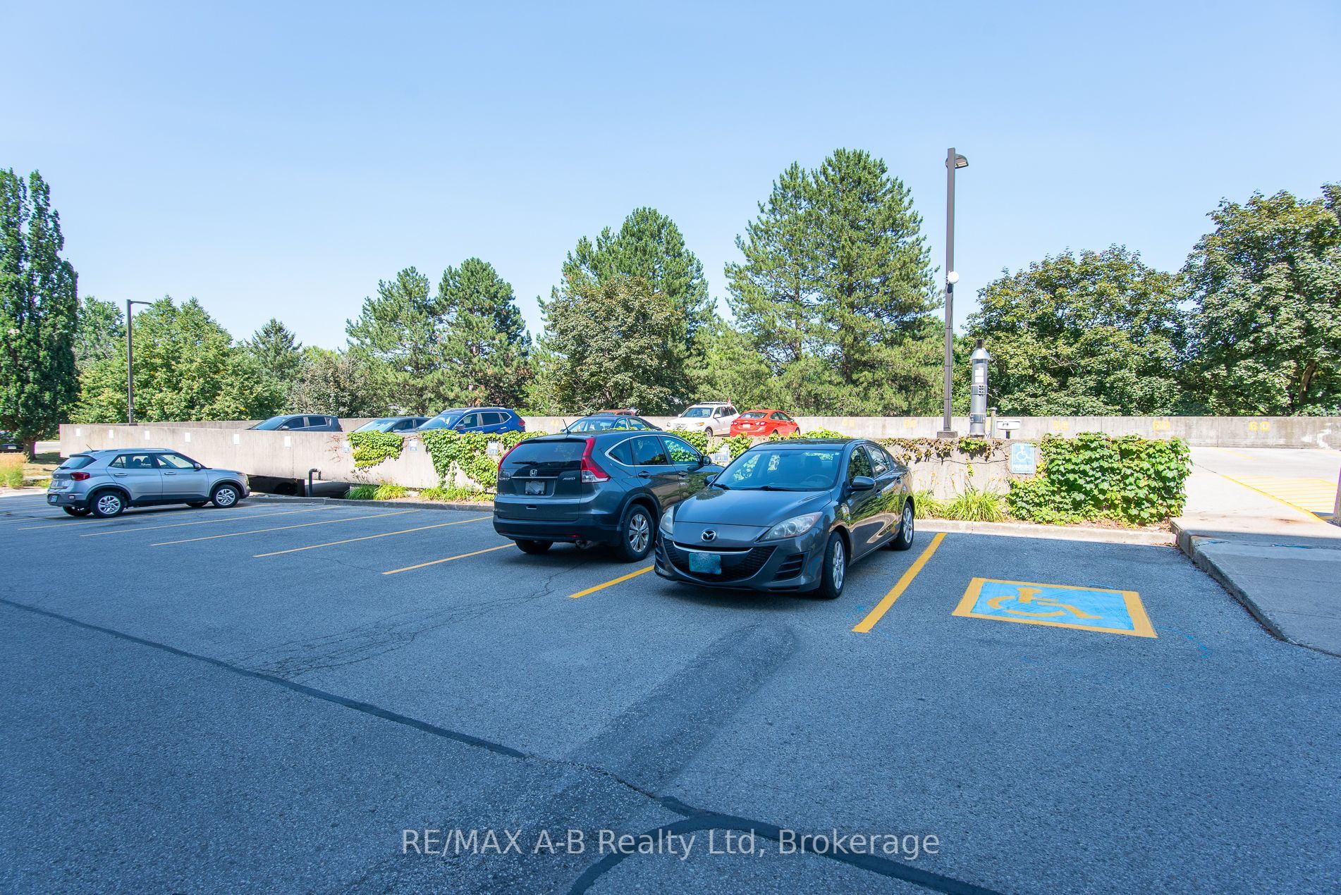 600 Grenfell Drive W 407 Property Photo 33