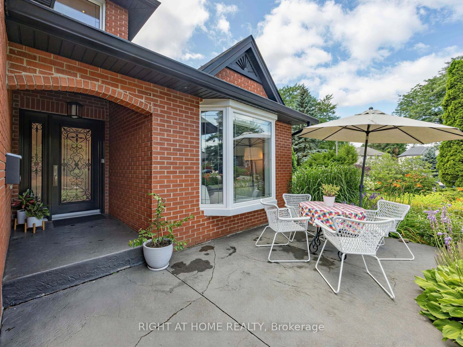 608 Highvalley Road Property Photo 4