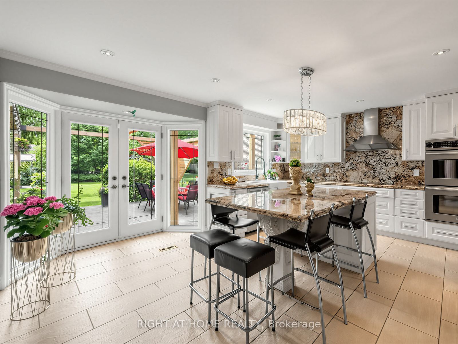 608 Highvalley Road Property Photo 14