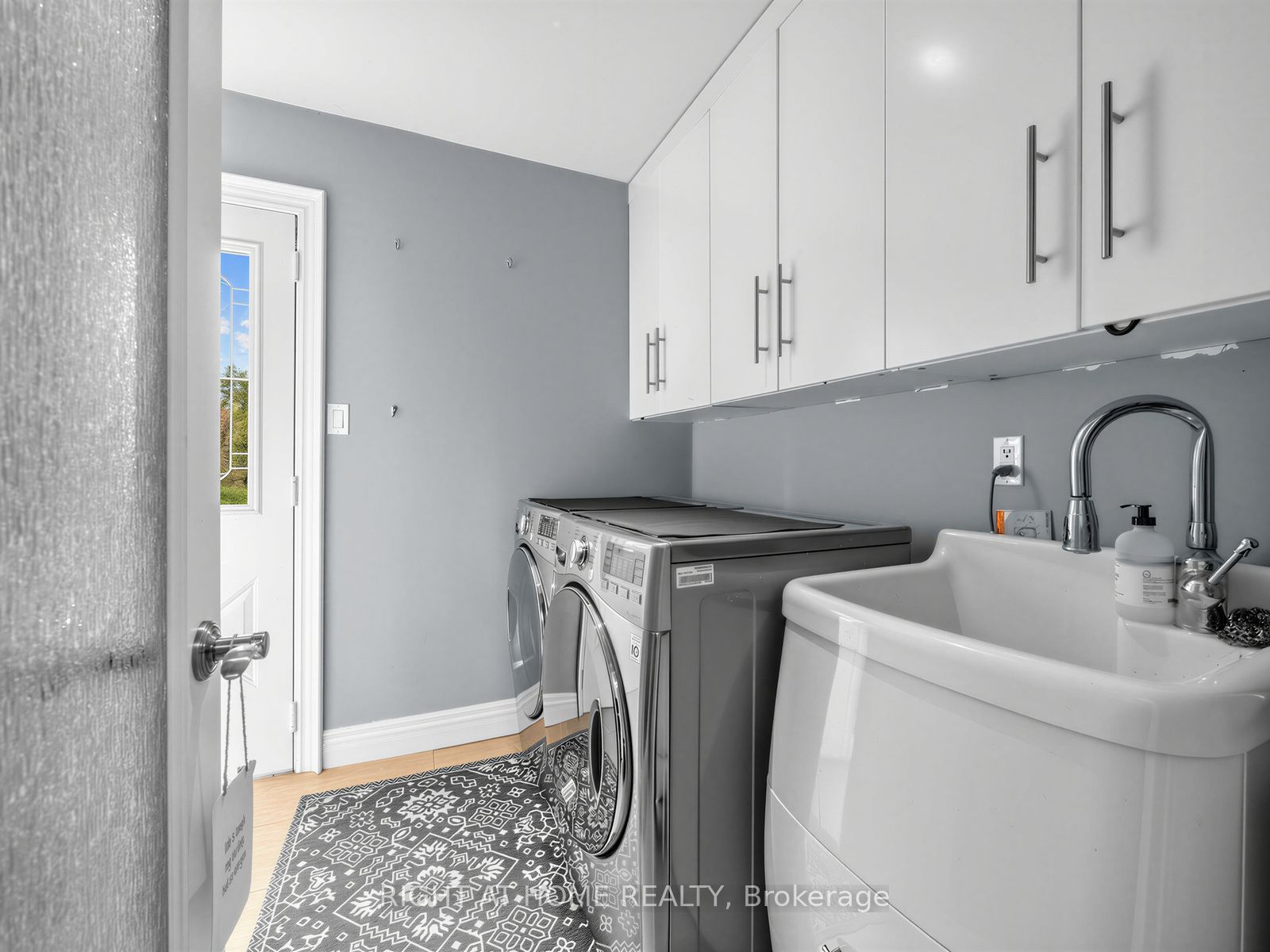 608 Highvalley Road Property Photo 18