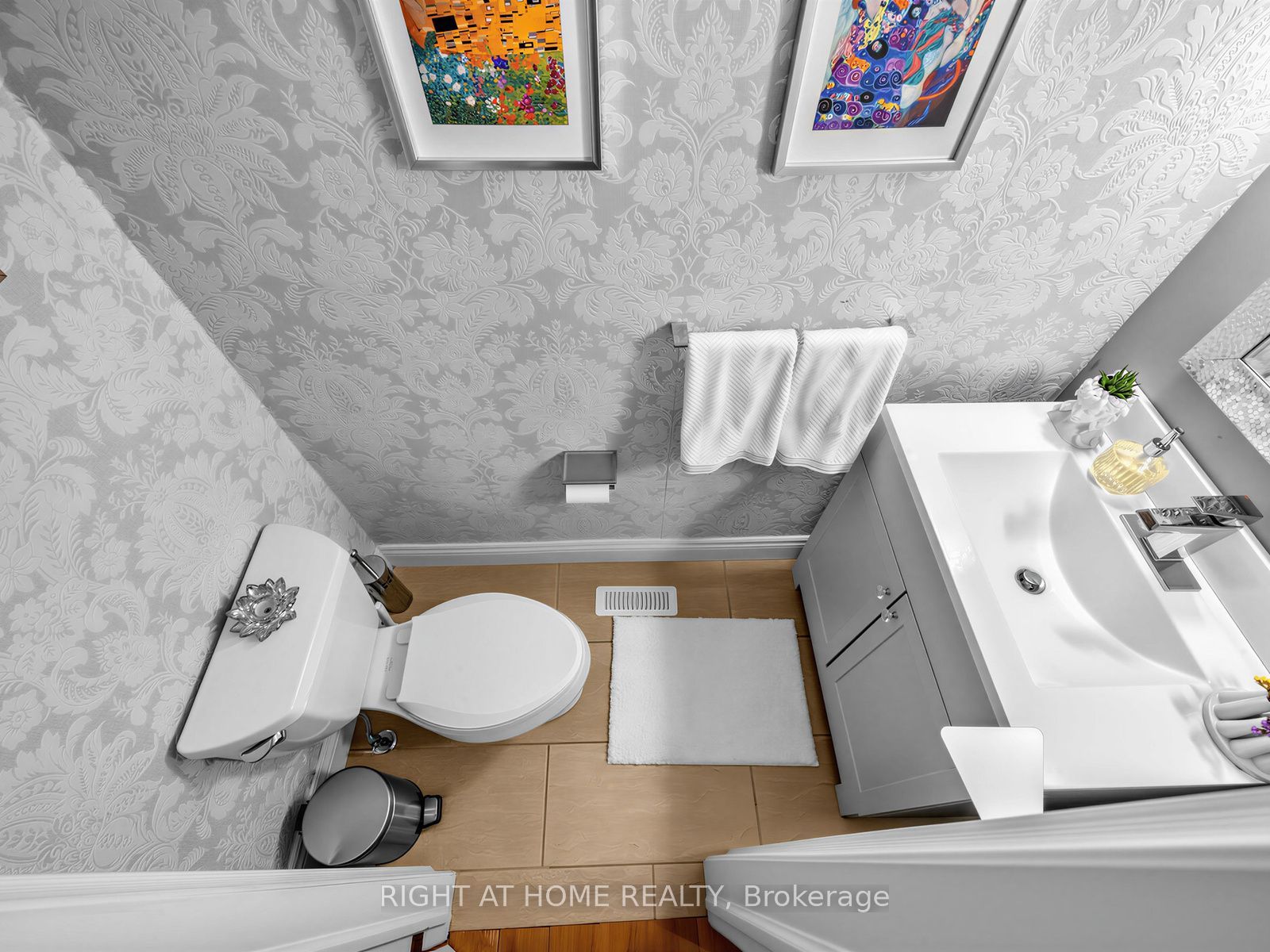 608 Highvalley Road Property Photo 19