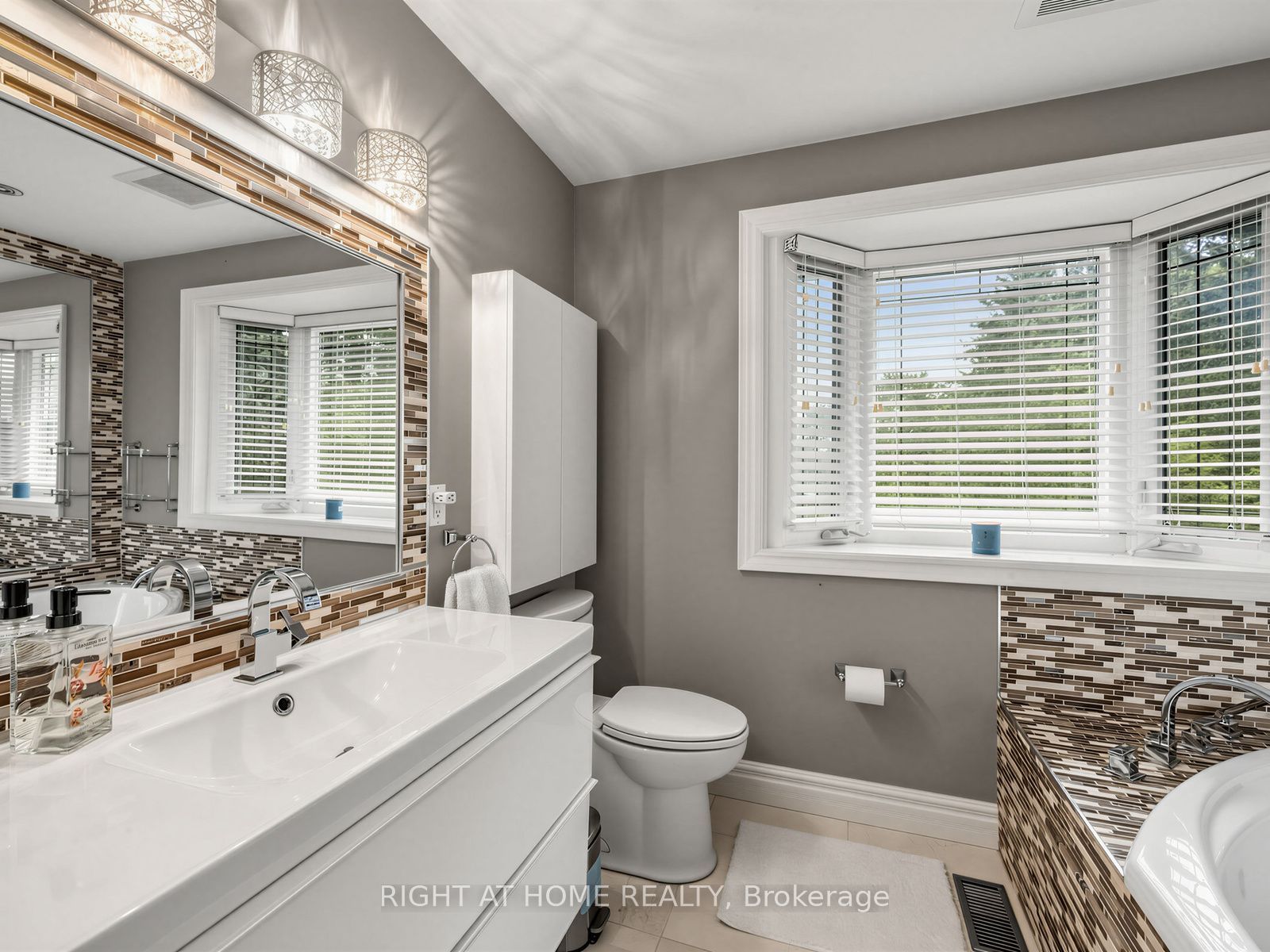 608 Highvalley Road Property Photo 21