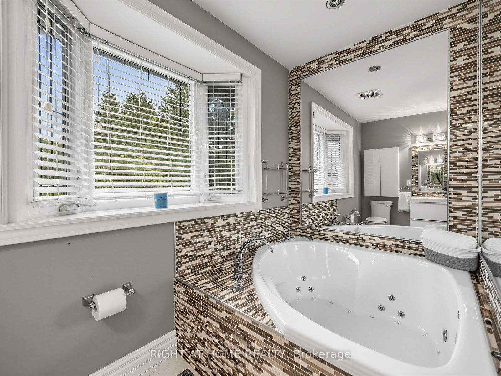 608 Highvalley Road Property Photo 22