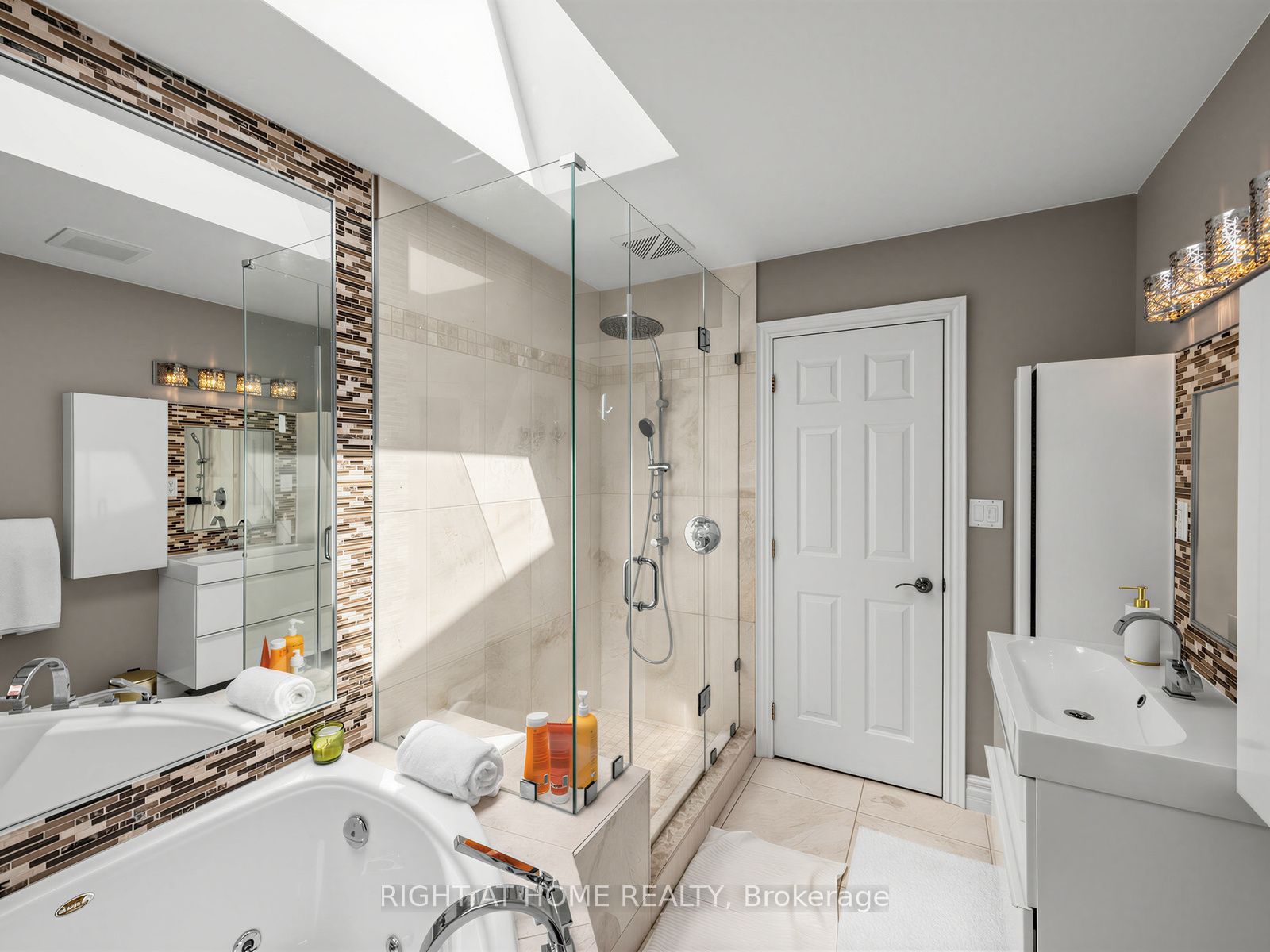 608 Highvalley Road Property Photo 28