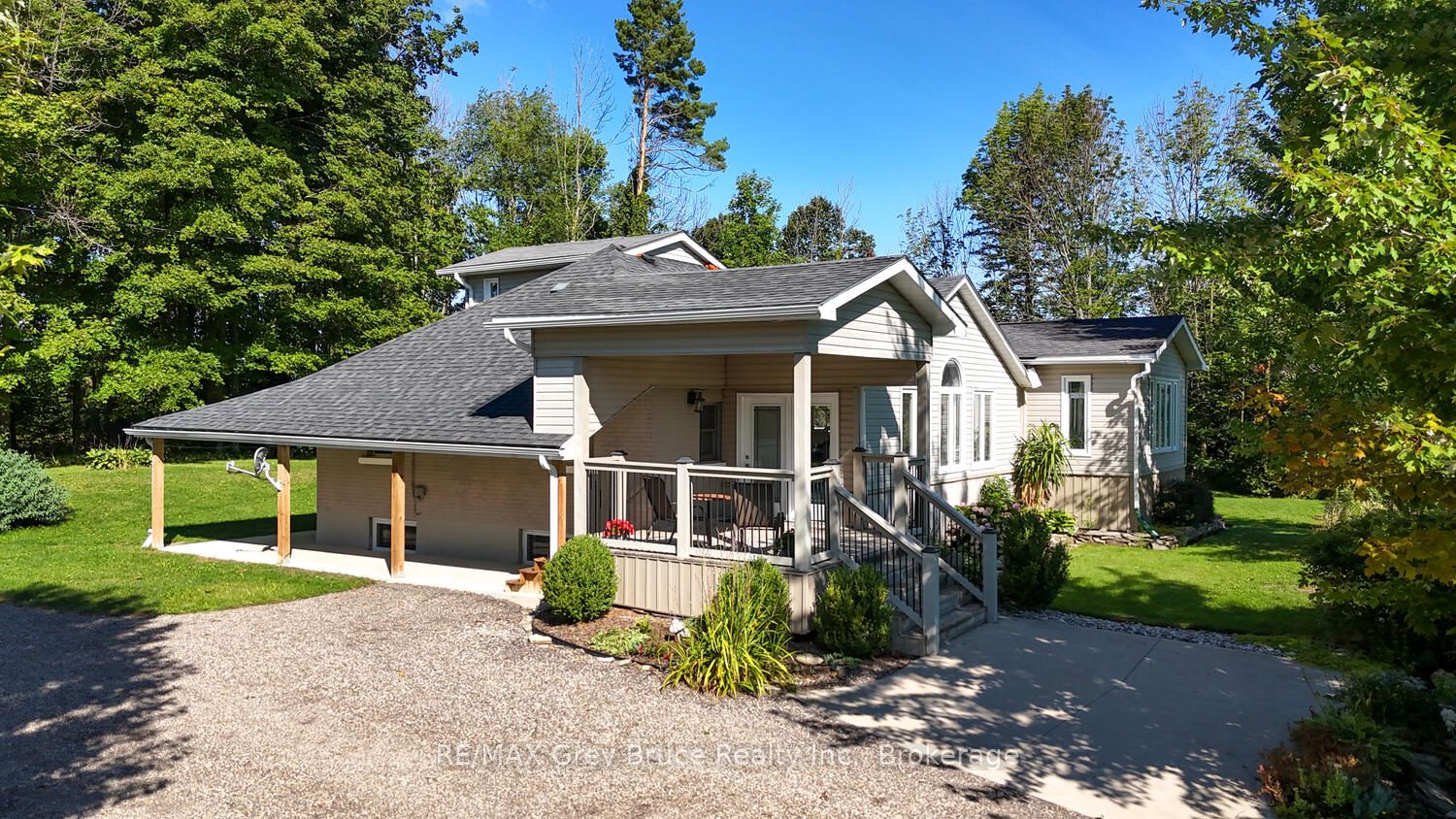 106 Drive-in Crescent Property Photo 4