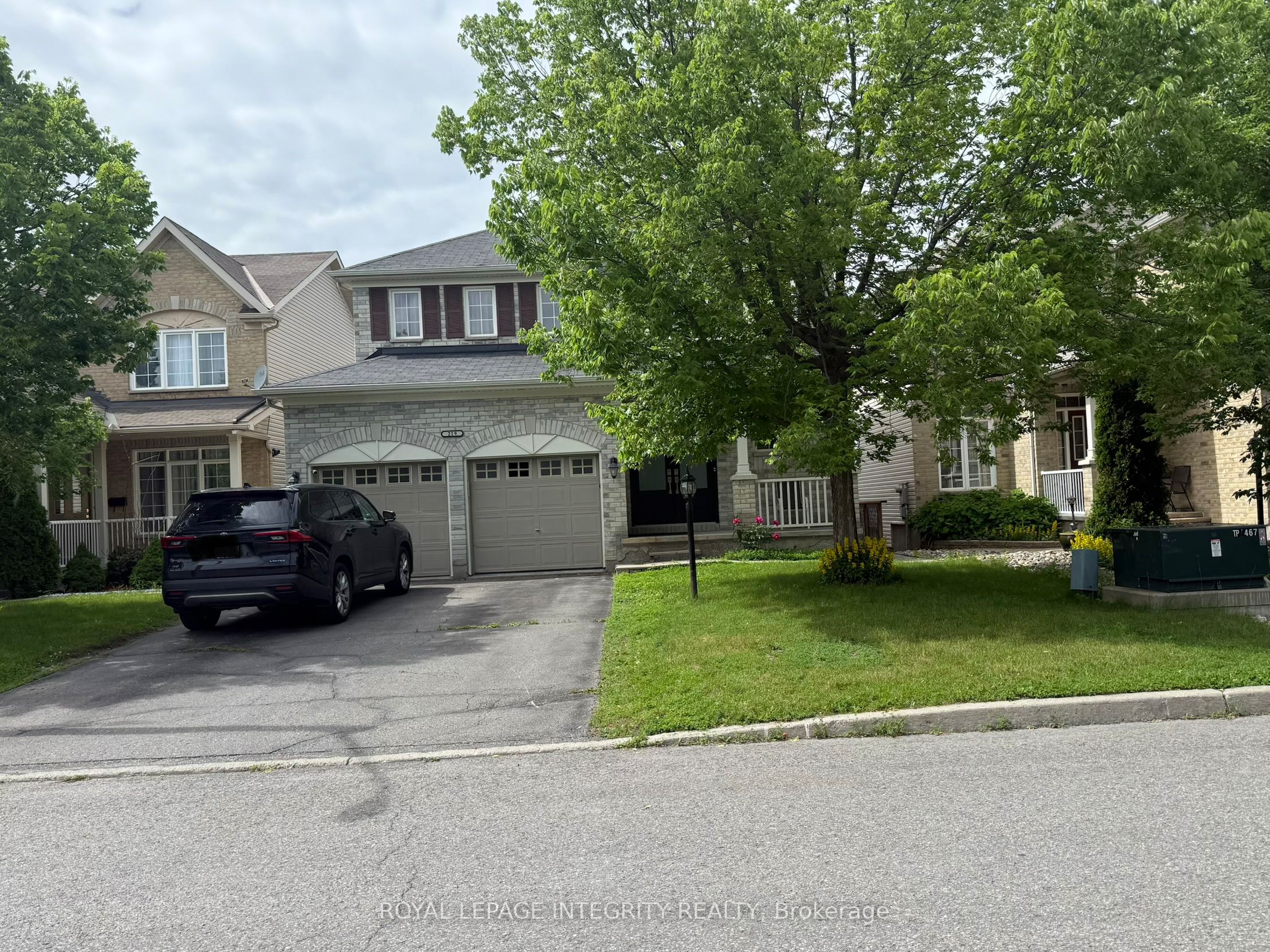 219 Lucinda Crescent Property Photo 1