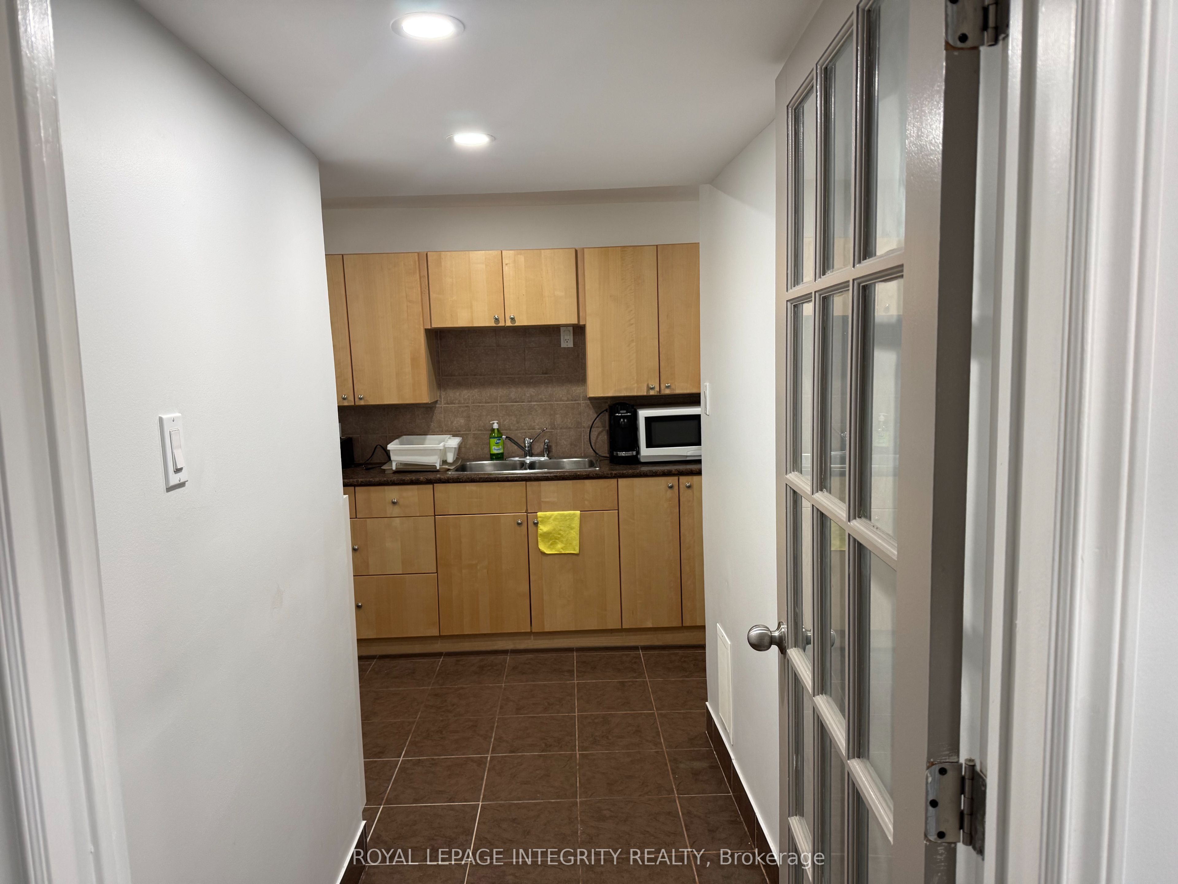 219 Lucinda Crescent Property Photo 12