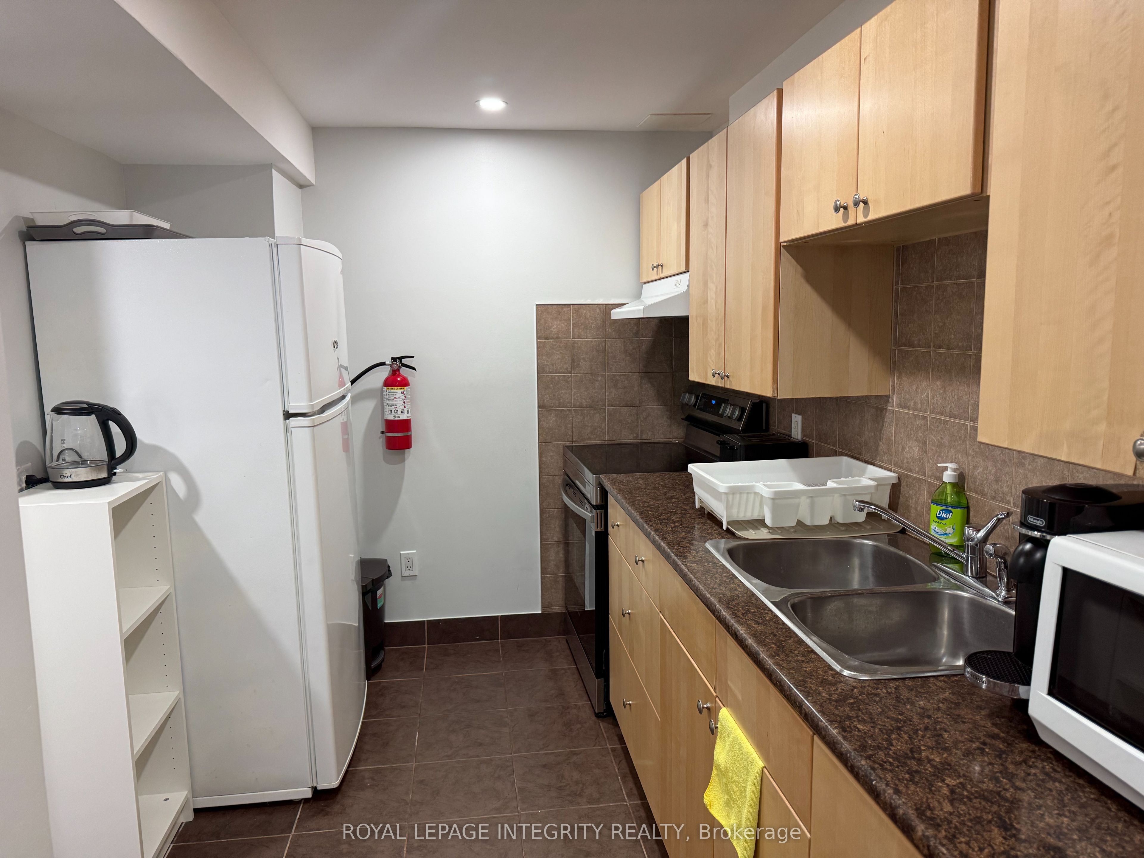 219 Lucinda Crescent Property Photo 13
