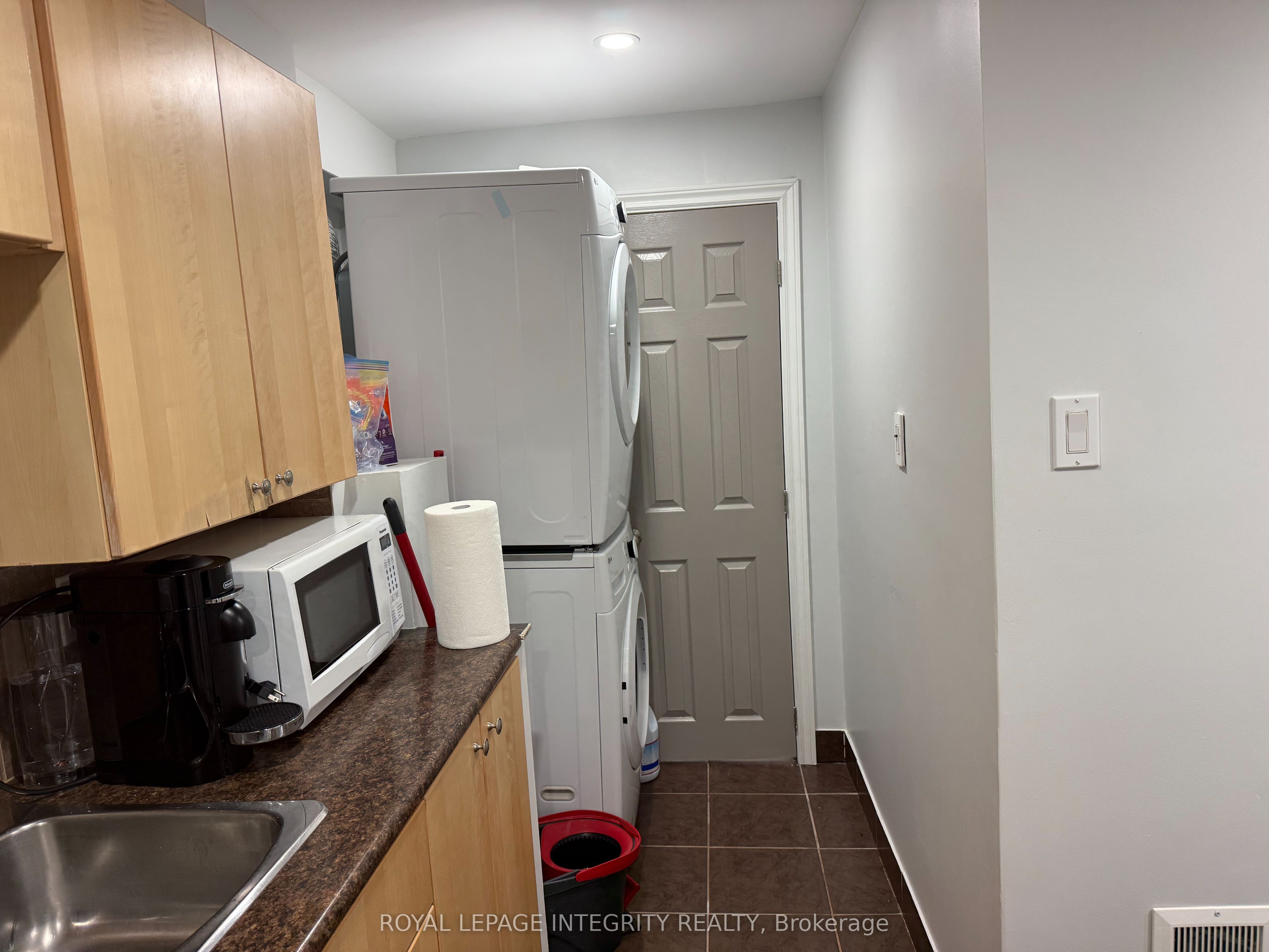 219 Lucinda Crescent Property Photo 14