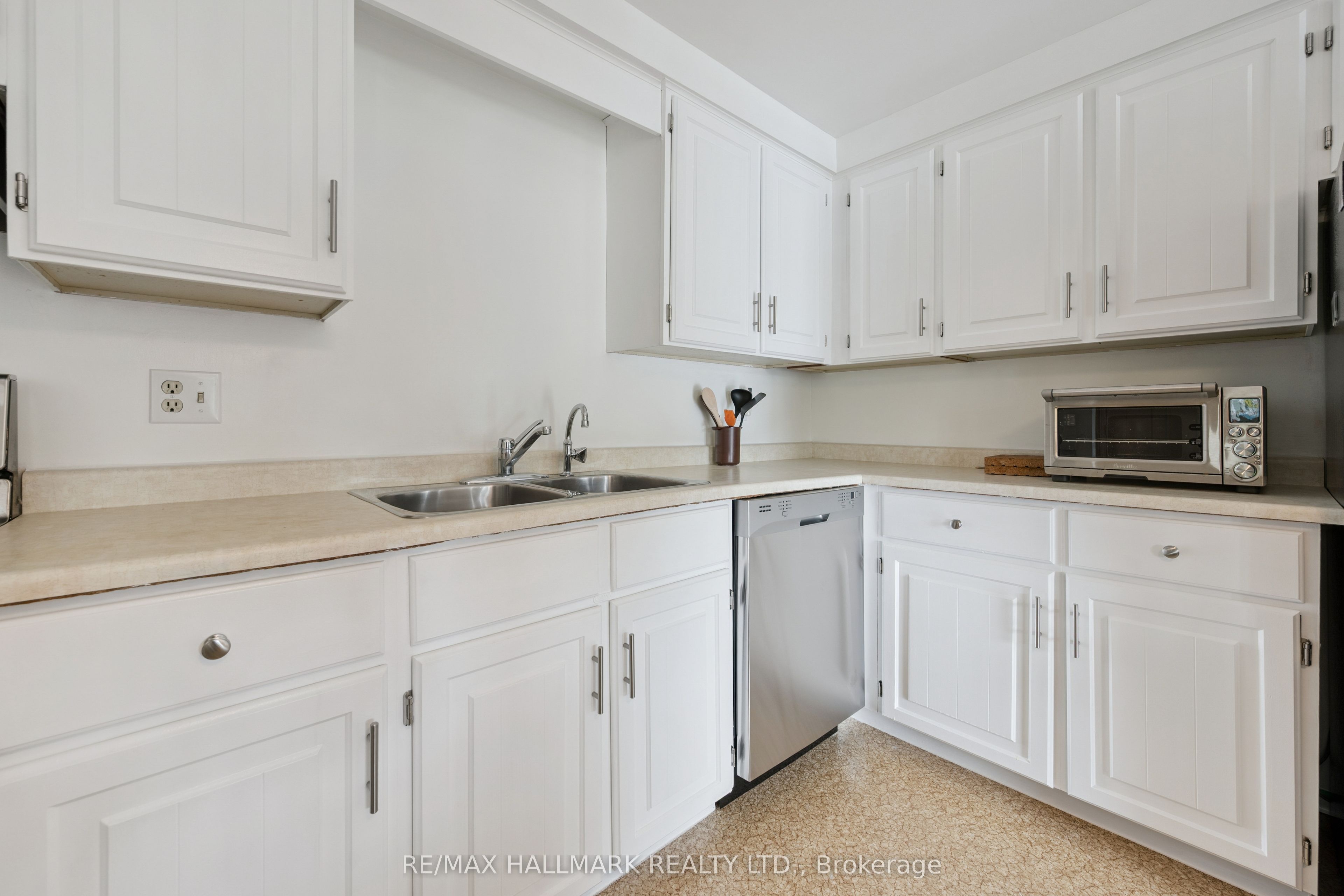 489 Beechwood Drive 1 Property Photo 11