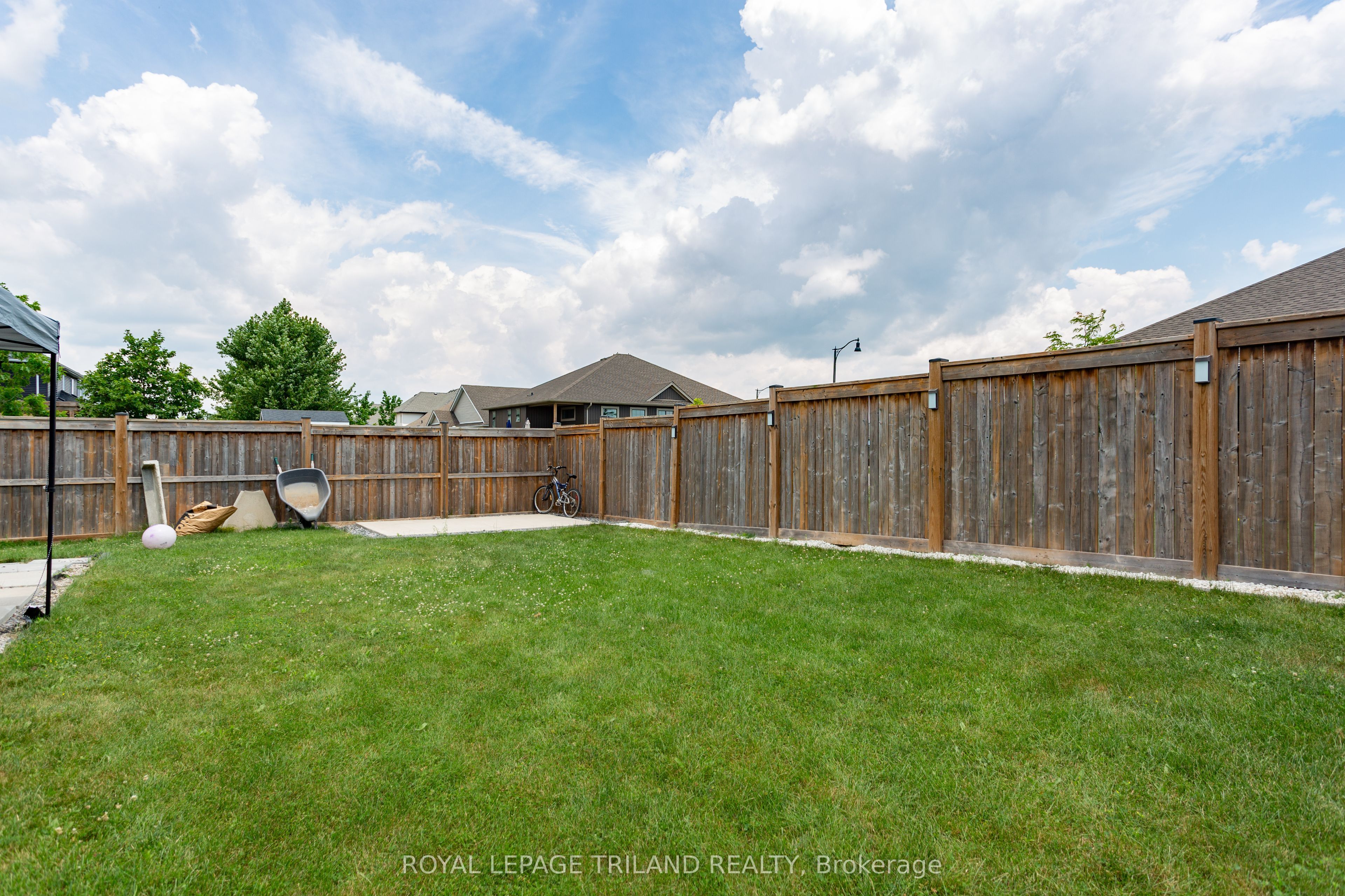1 Acorn Trail Property Photo 44