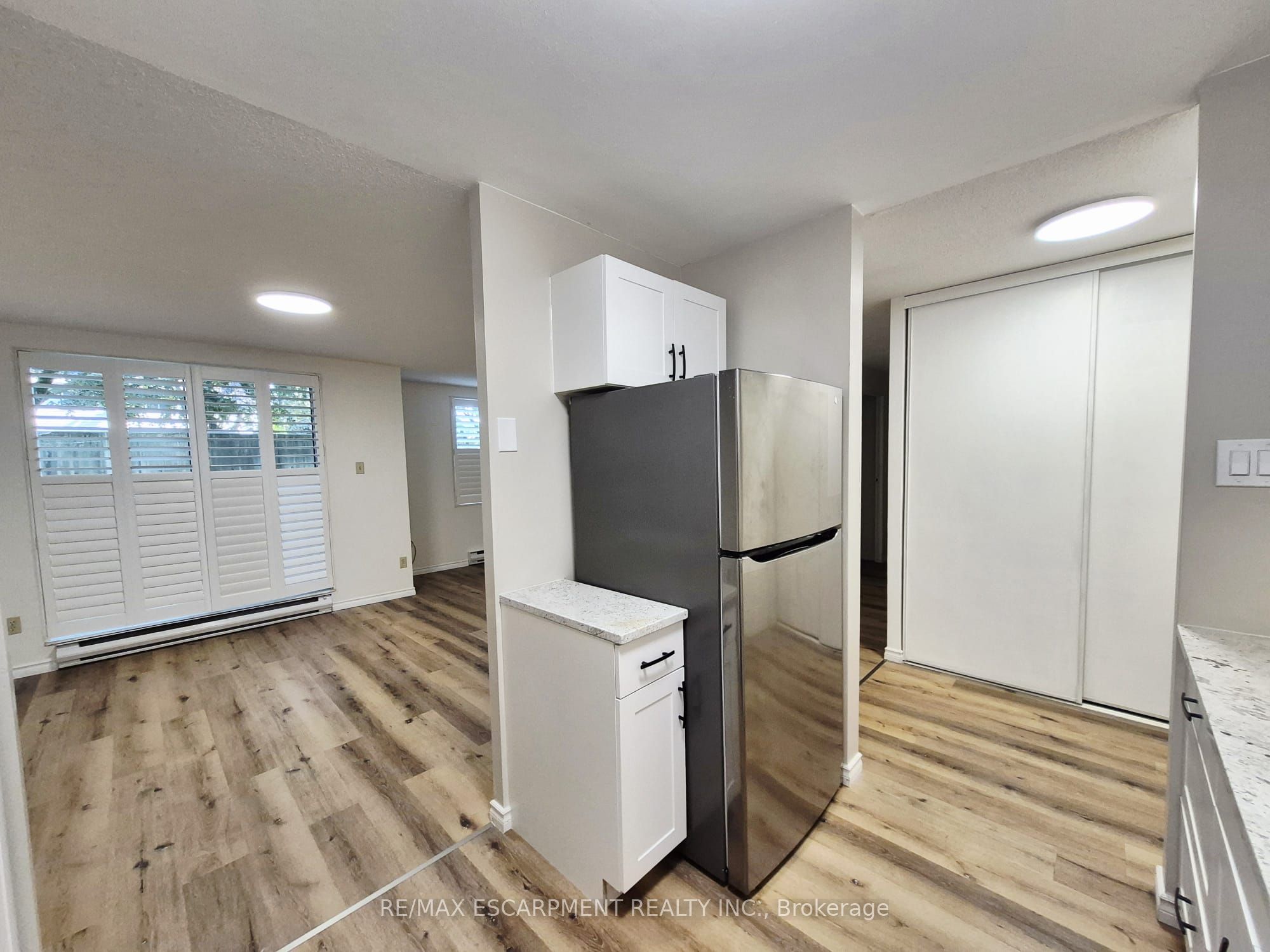 421 Fairview Drive 105 Property Photo 6