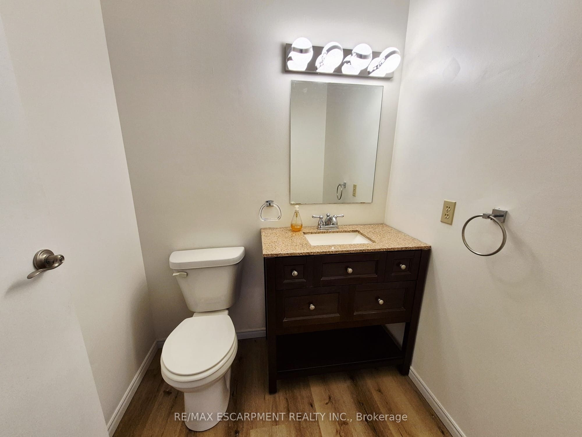 421 Fairview Drive 105 Property Photo 13
