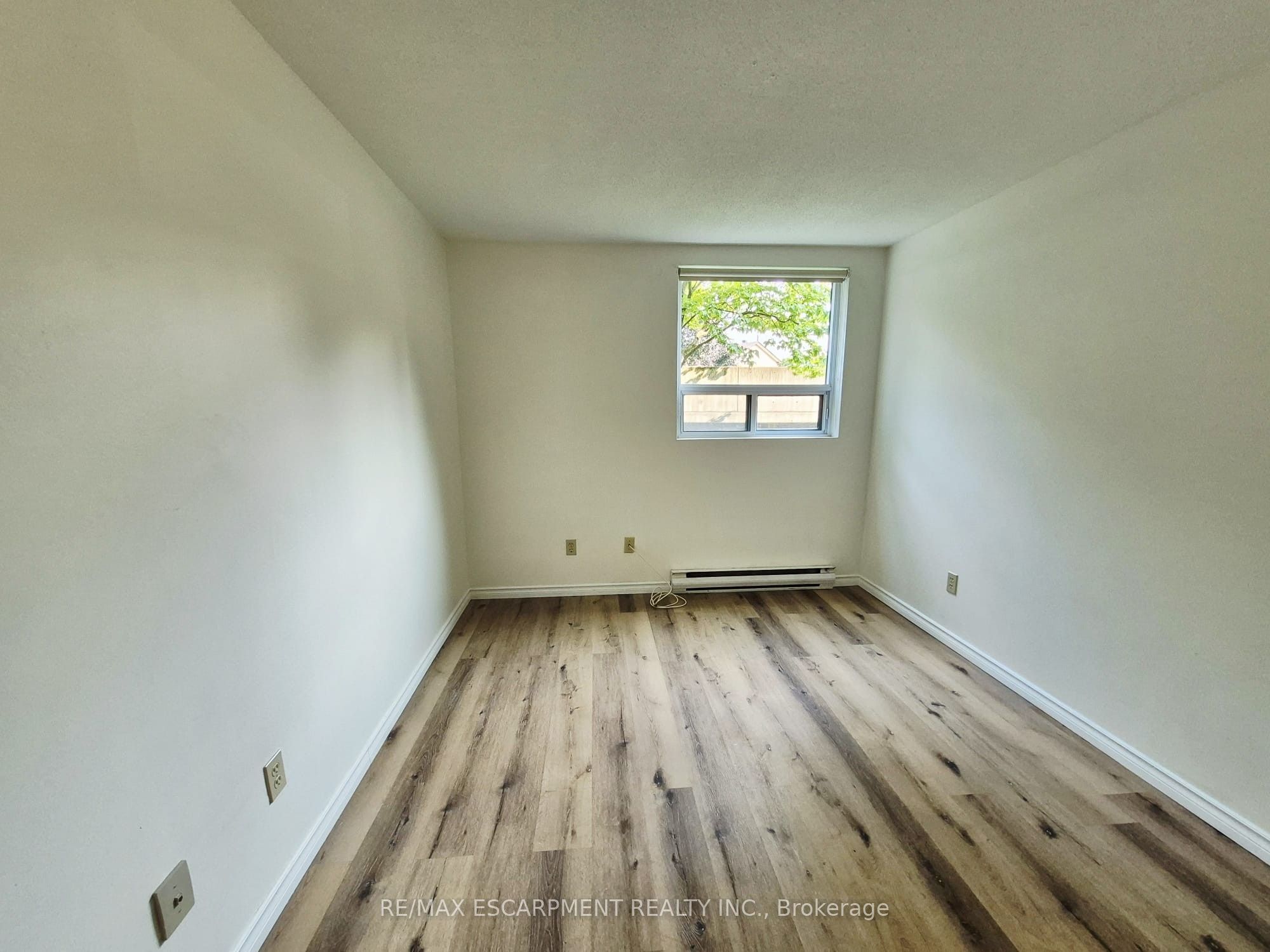 421 Fairview Drive 105 Property Photo 14