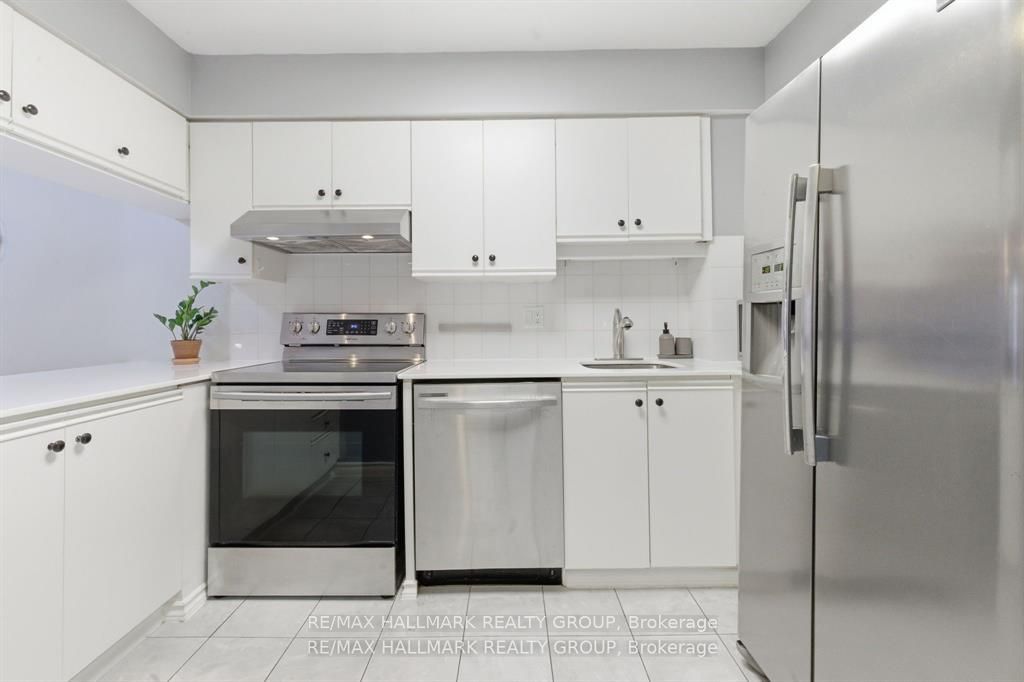 390 Briston Private 3 Property Photo 12