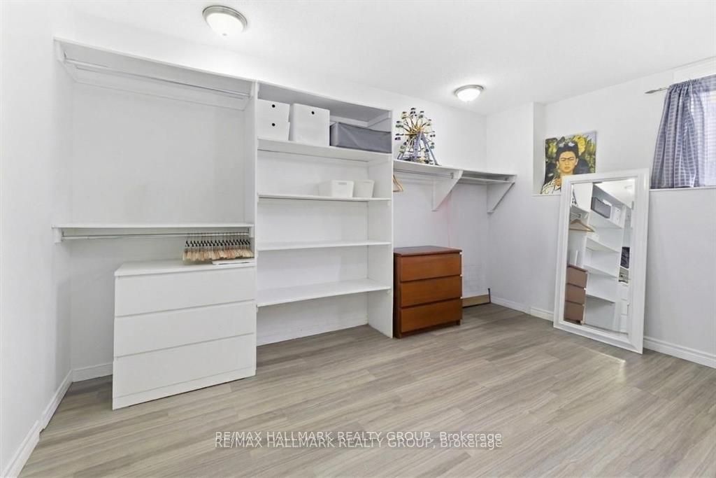 390 Briston Private 3 Property Photo 25