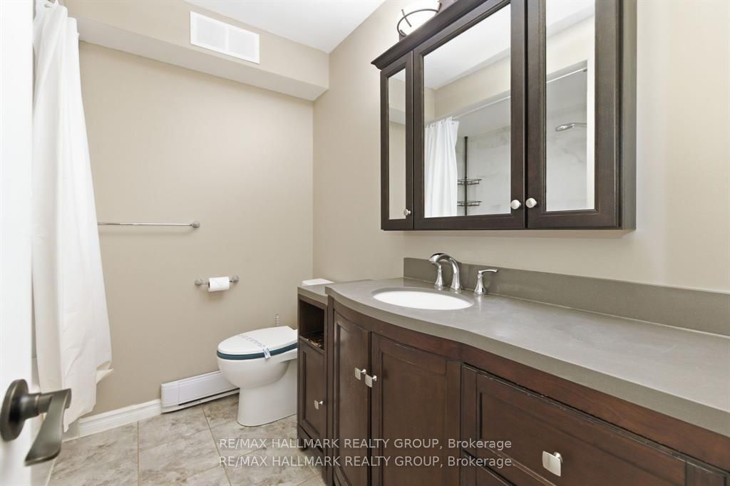 390 Briston Private 3 Property Photo 27