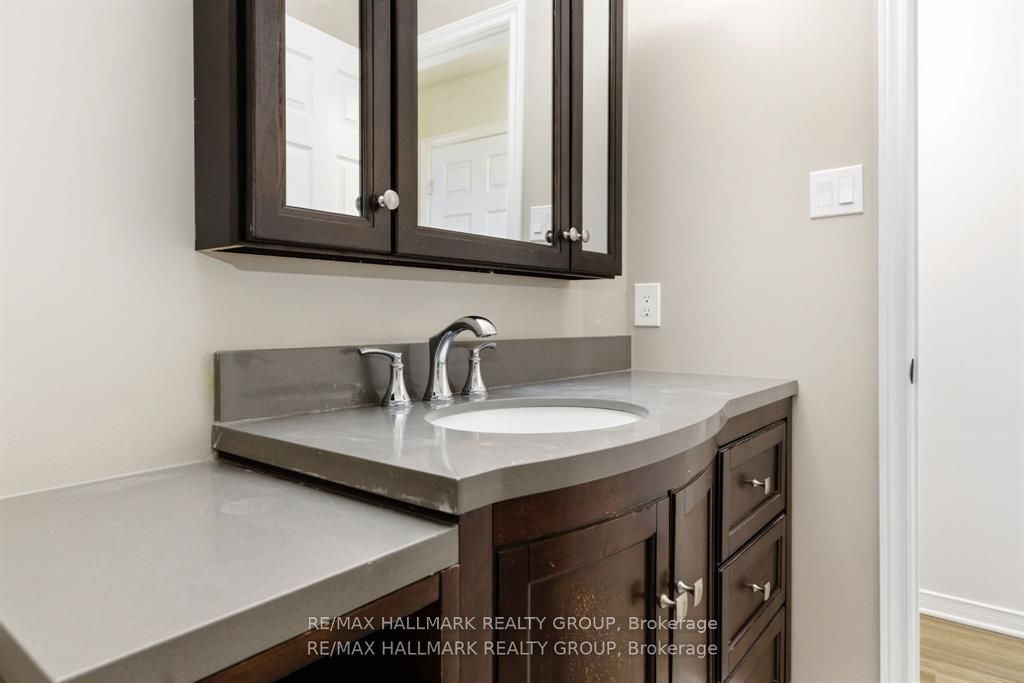 390 Briston Private 3 Property Photo 29