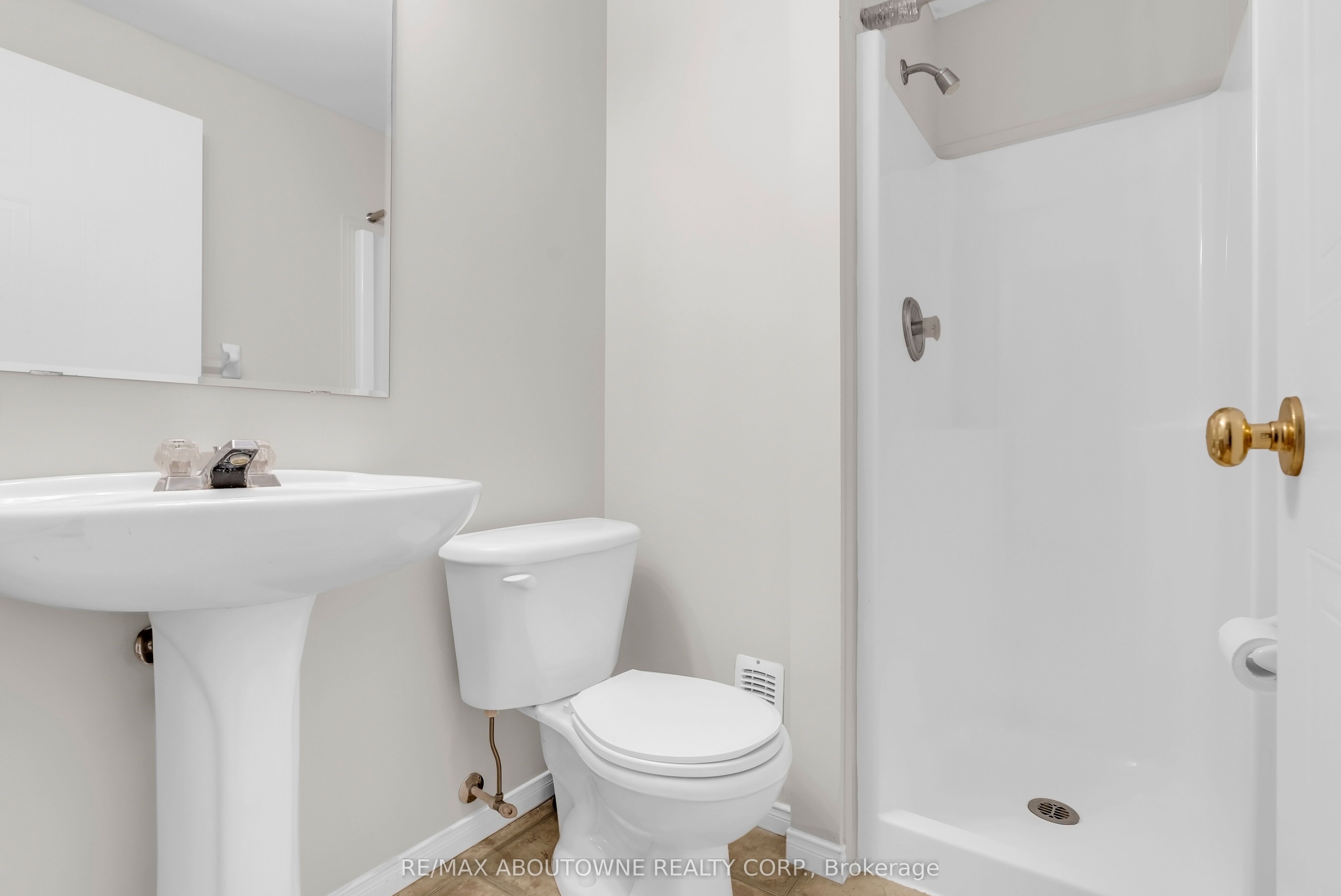 151 Clairfields Drive E 15 Property Photo 21