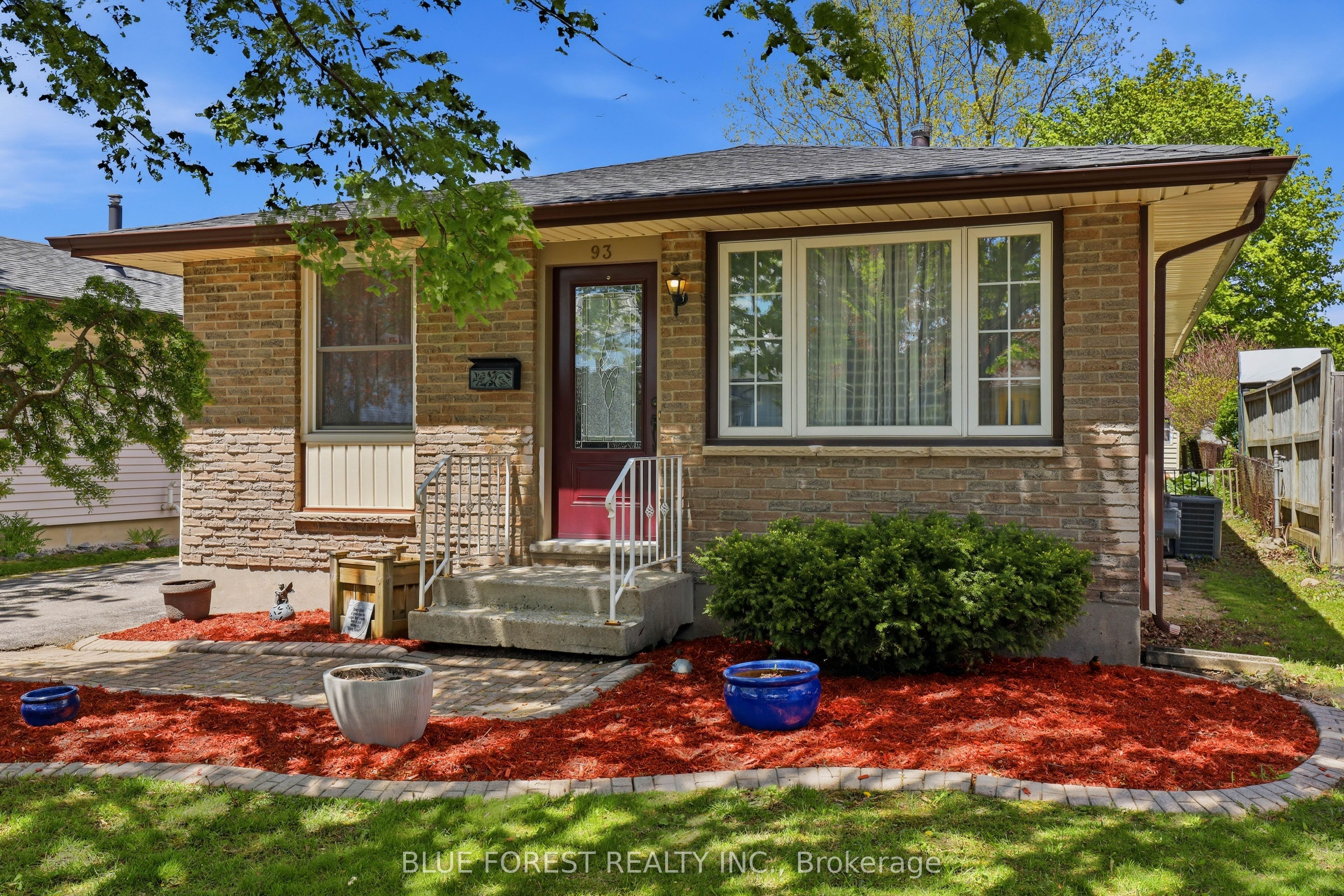 93 Nicholas Crescent Property Photo 1