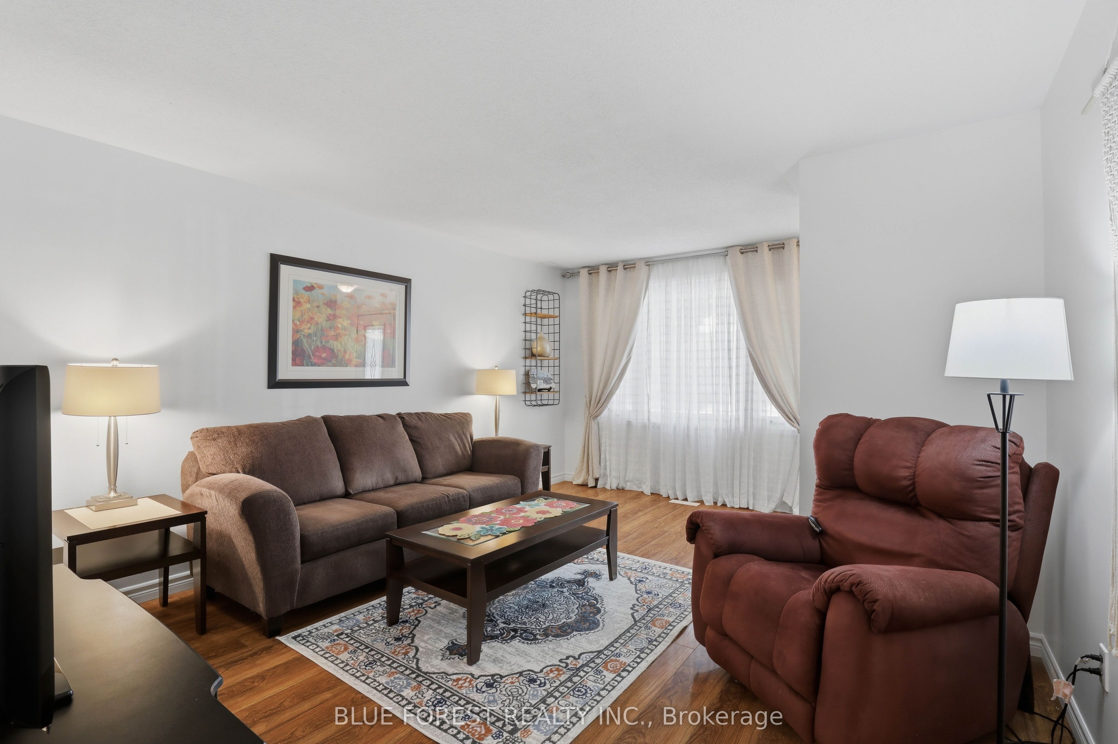 93 Nicholas Crescent Property Photo 4