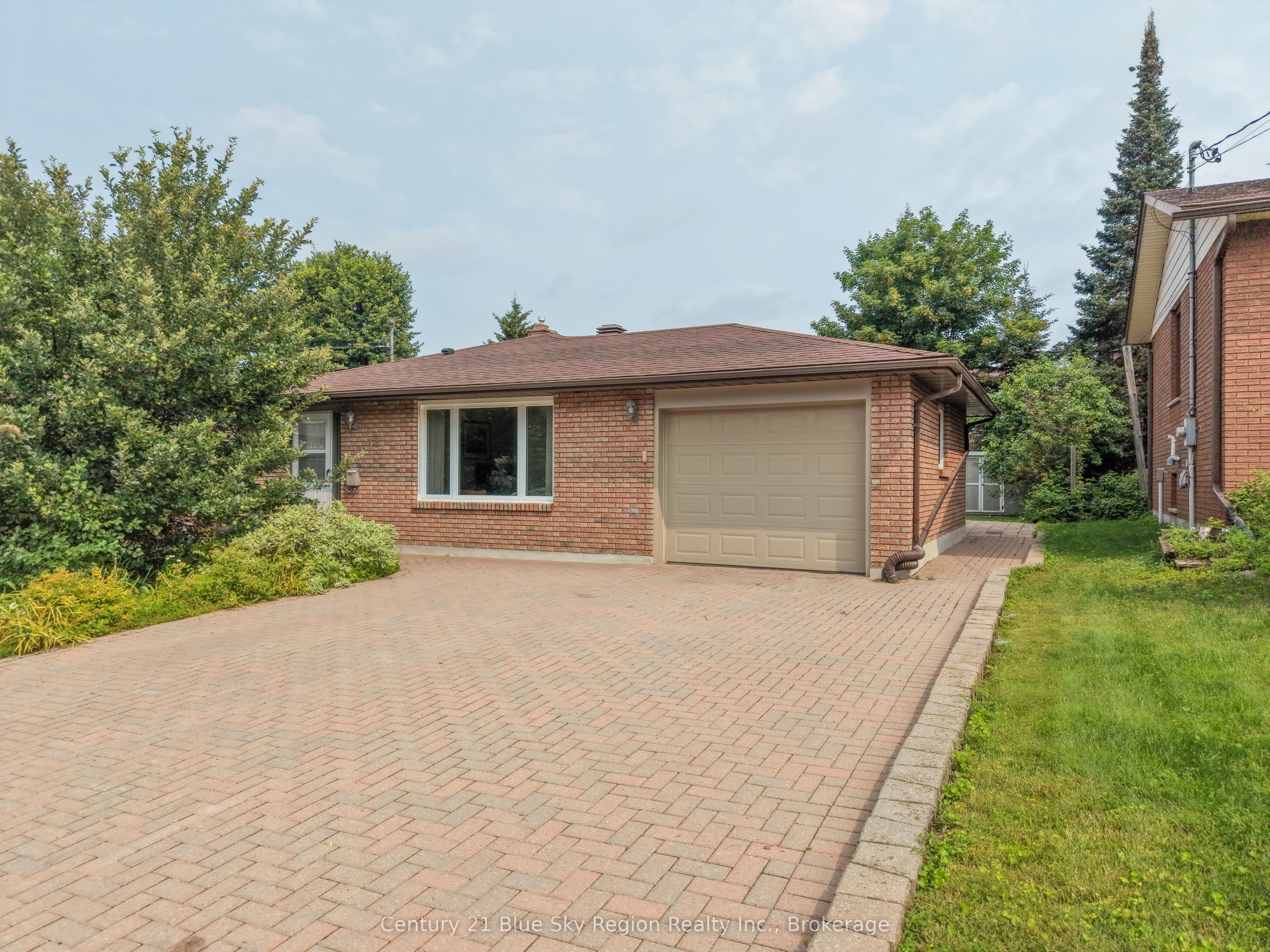 113 Sable Crescent Property Photo 1