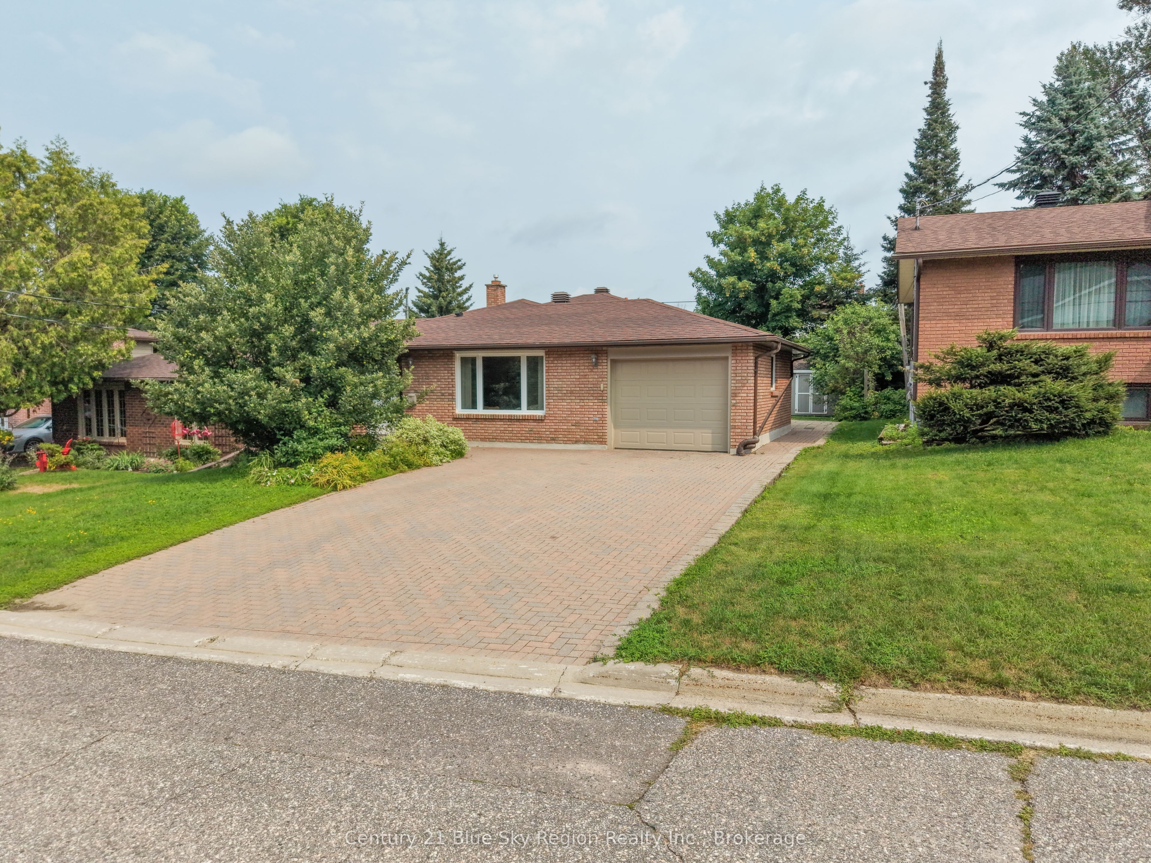 113 Sable Crescent Property Photo 2