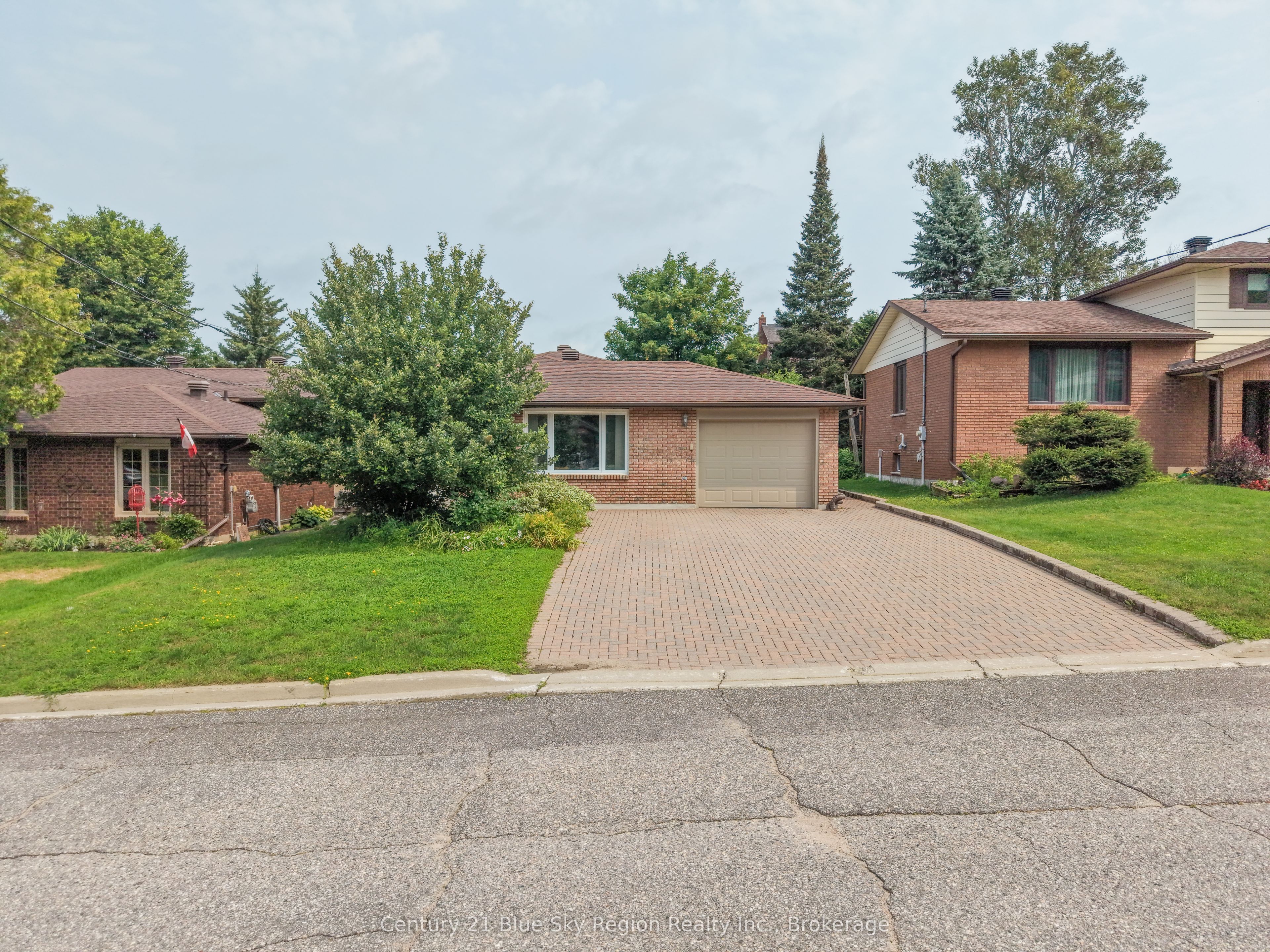 113 Sable Crescent Property Photo 3