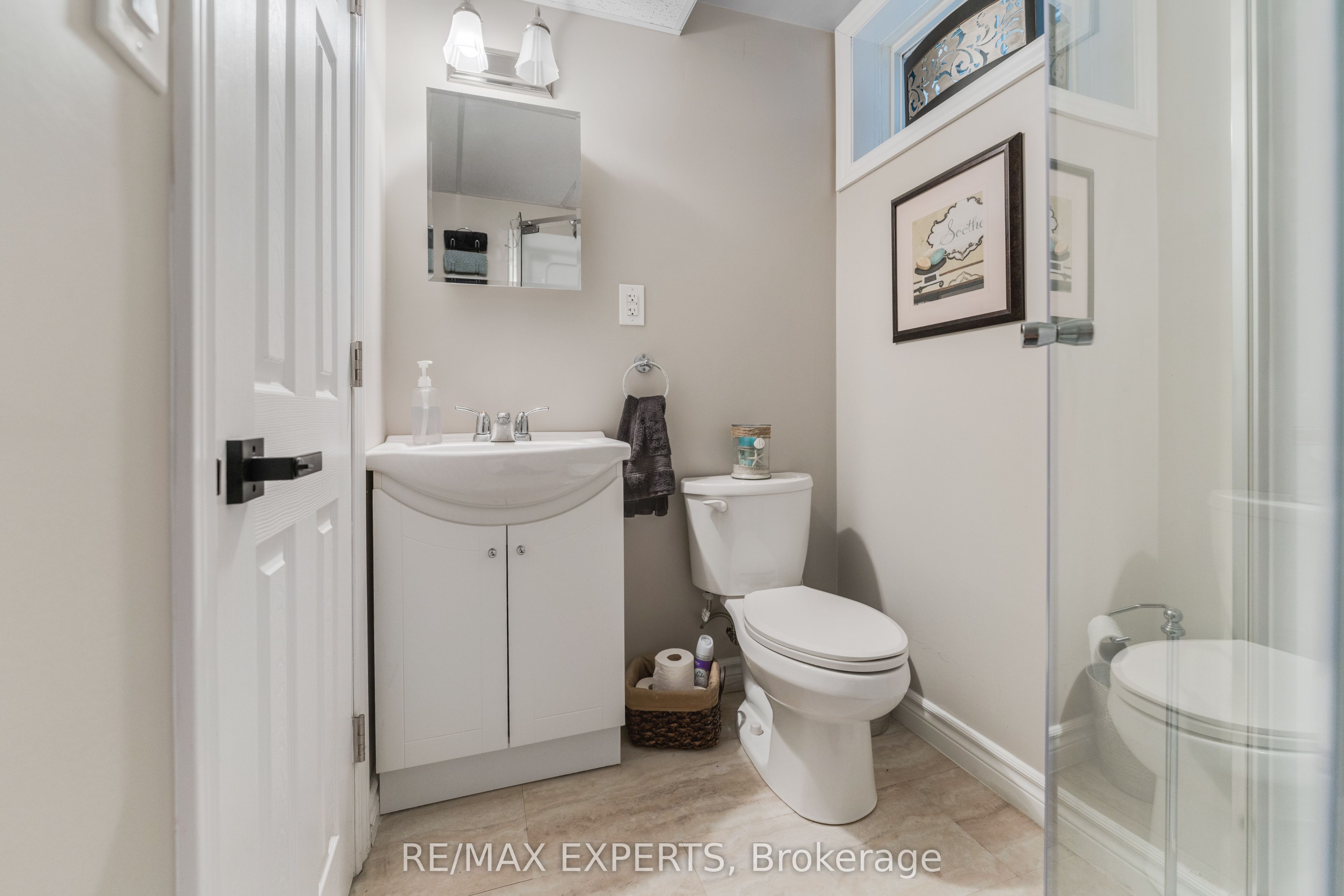 608 Simcoe Street 19 Property Photo 25
