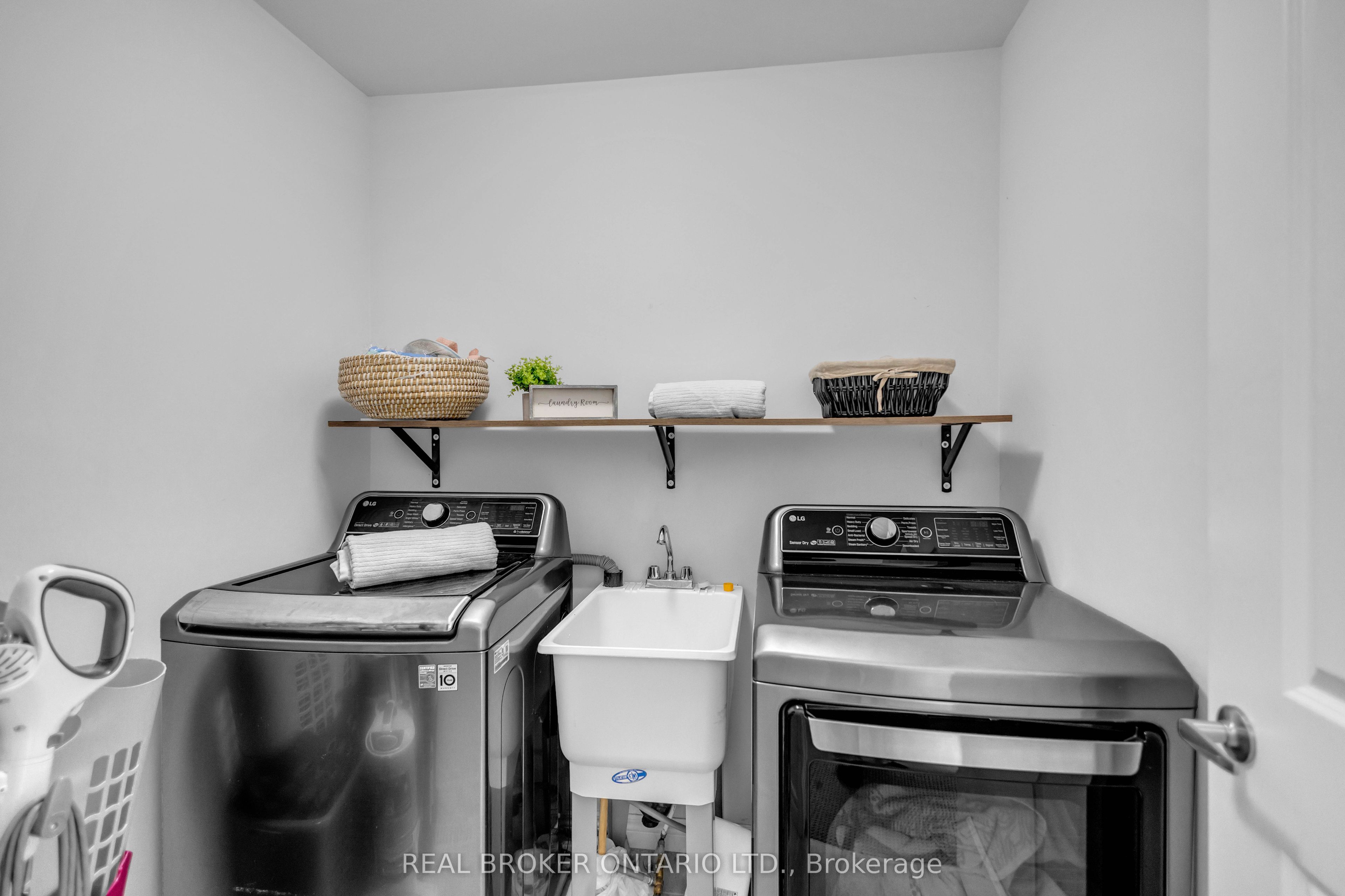 26 Baker Lane Property Photo 29
