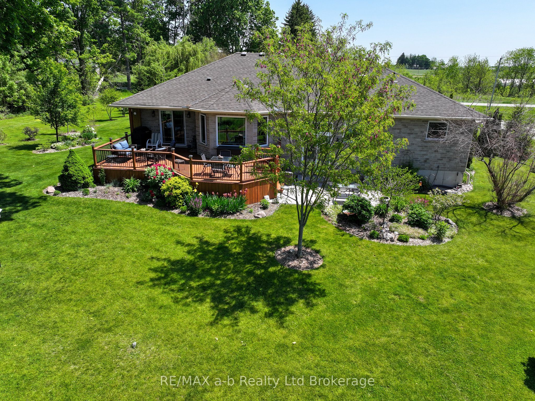 261 Middle Townline Road Property Photo 6