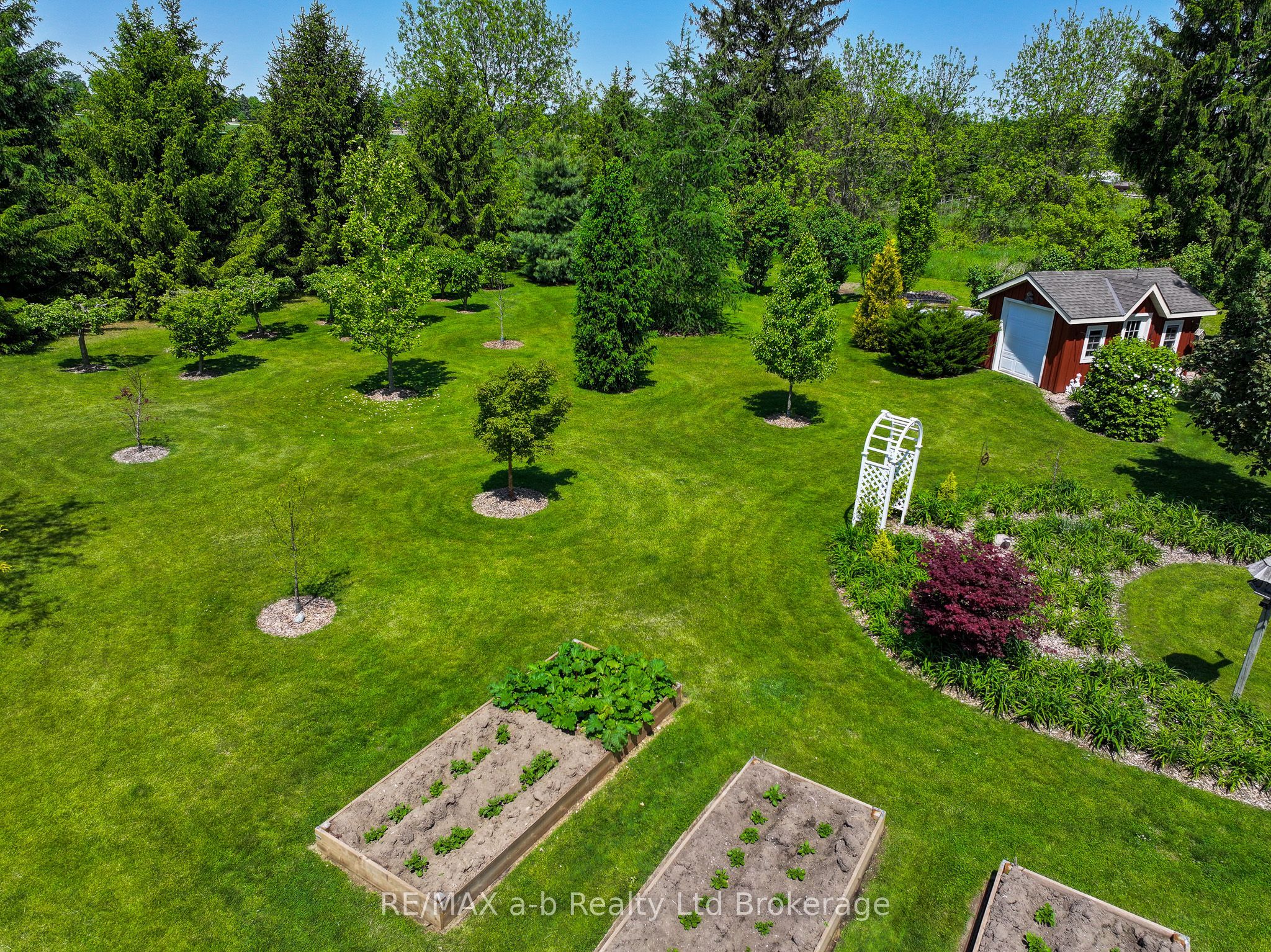 261 Middle Townline Road Property Photo 8